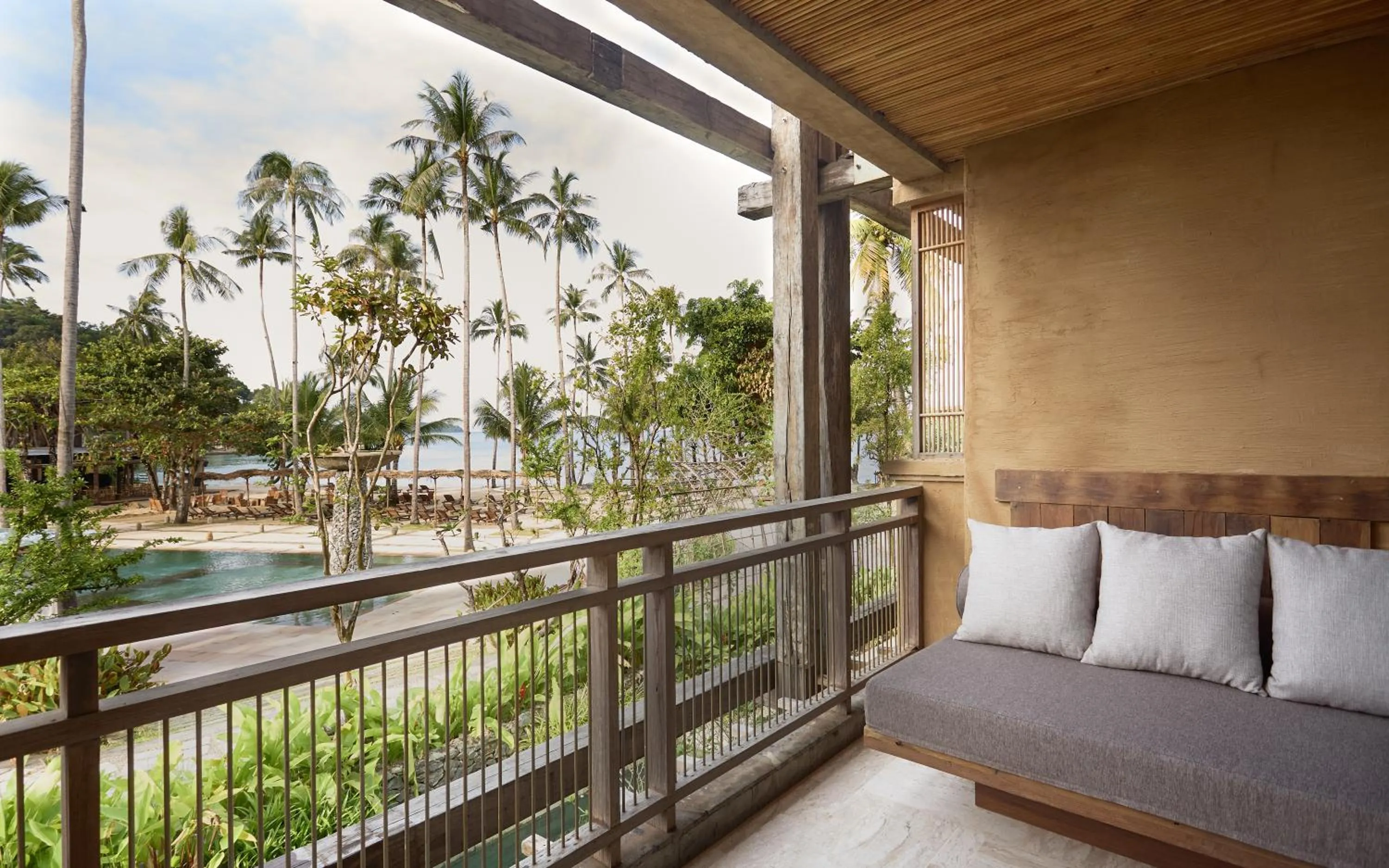 Grand King Room with Sea View in Vignette Collection Dinso Resort & Villas Ko Chang by IHG