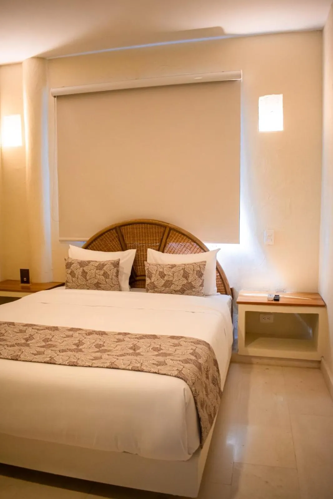 Deluxe Queen Room in Casa Noa Colonial Rooms