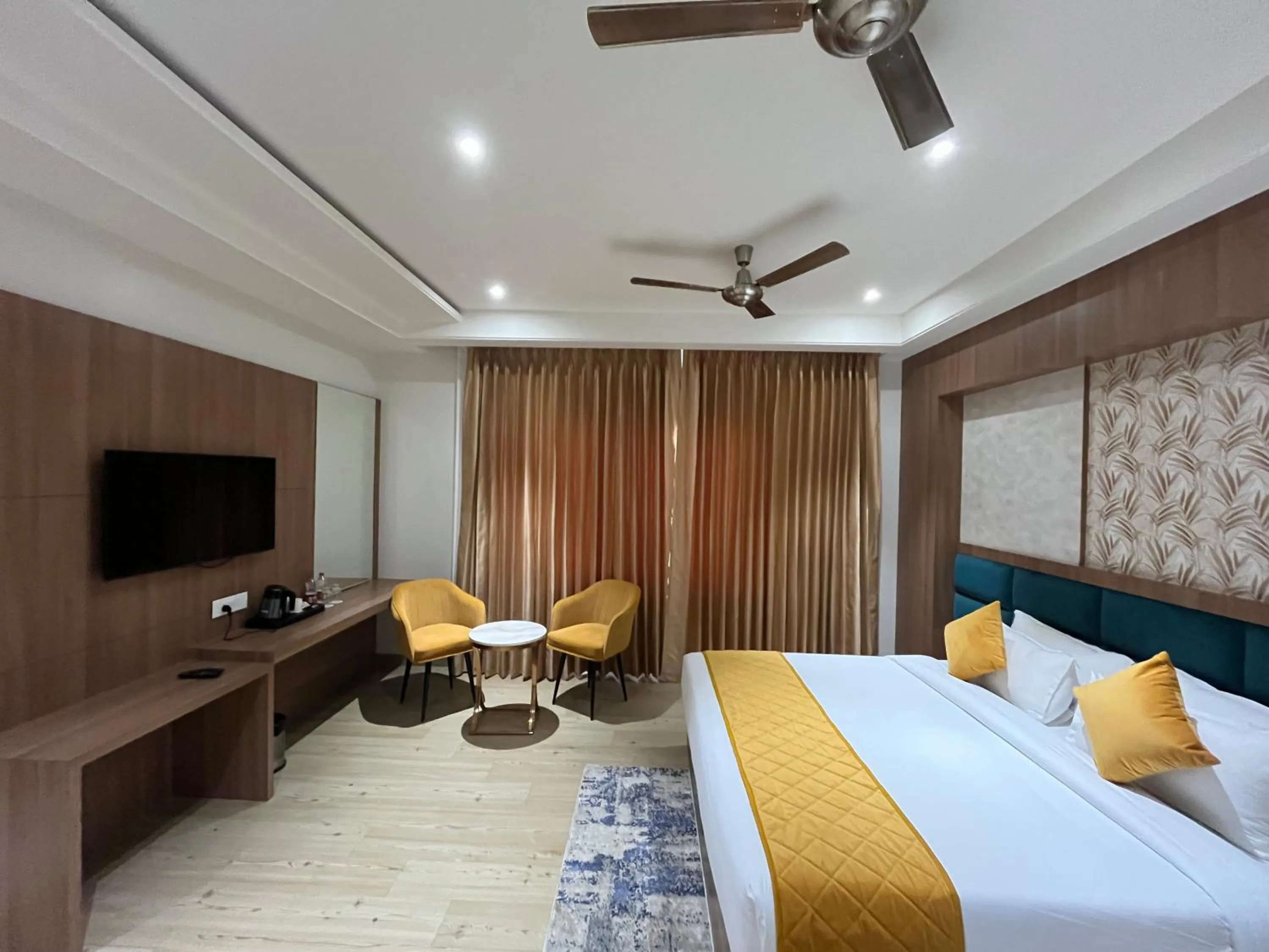 Deluxe Double Room in Hotel Three Seasons