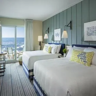 Quadruple Room with Balcony in Cliff House Maine