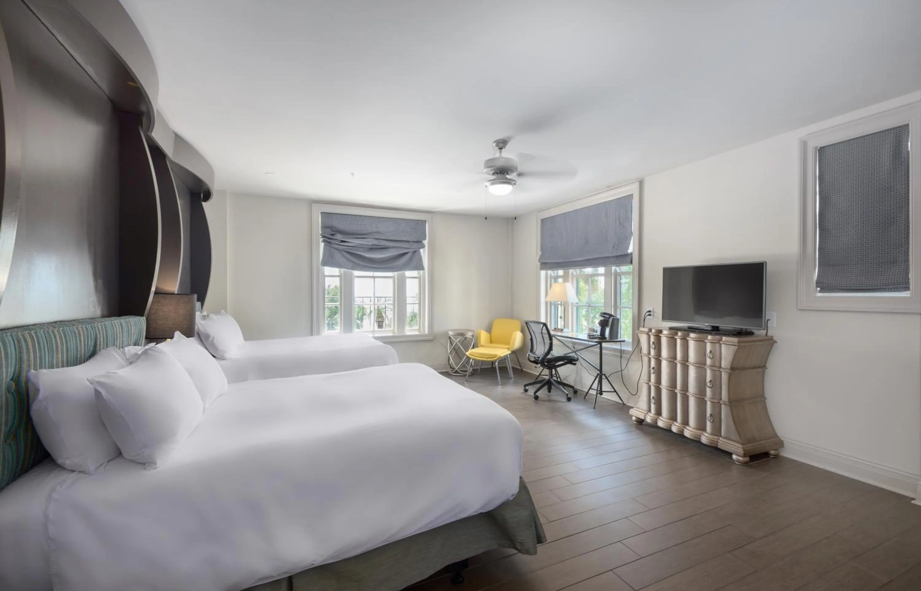 2 Queen Beds Gulf View in White House Hotel