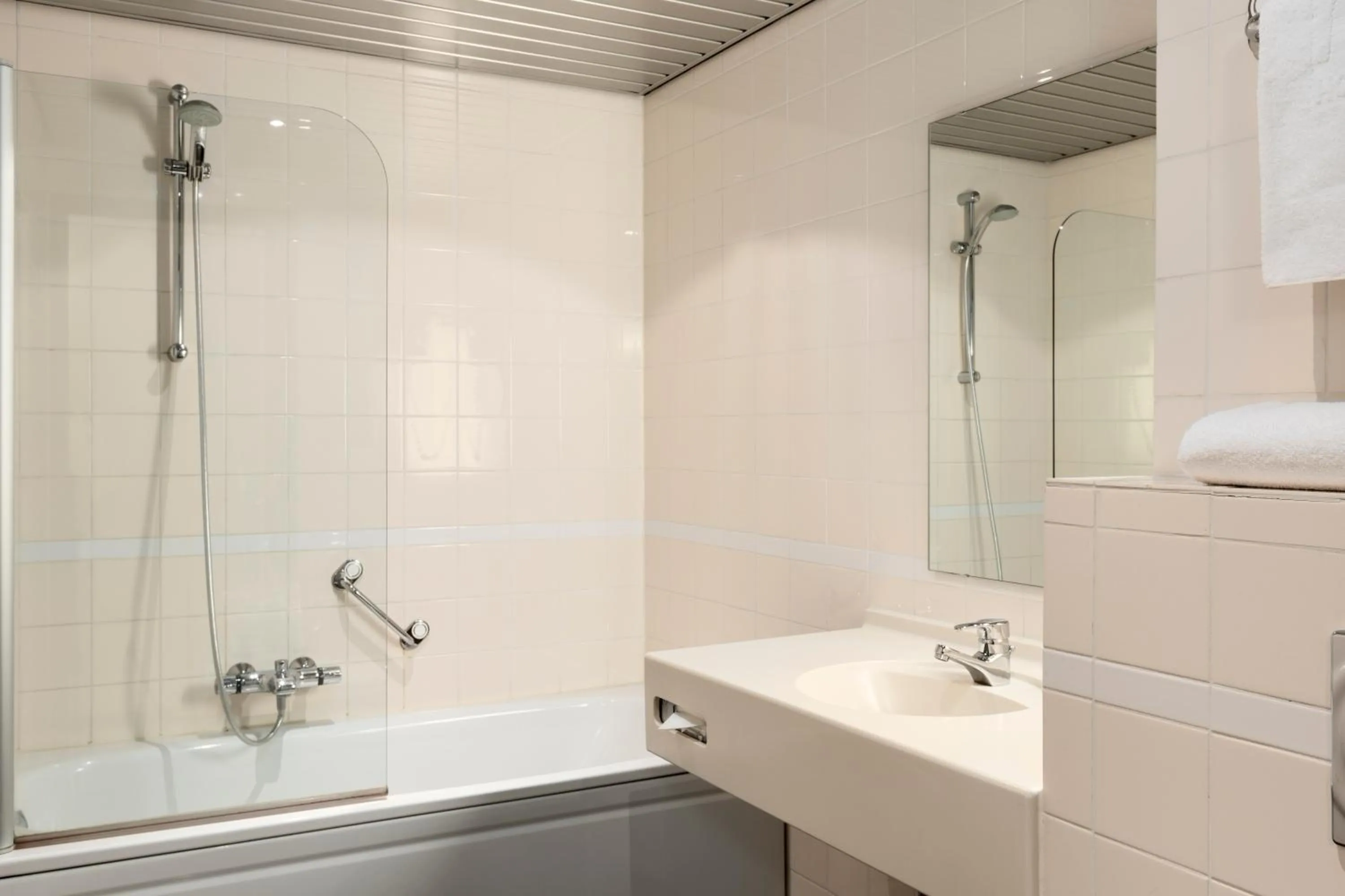 Standard Twin Room with Terrace in Fletcher Hotel-Restaurant Sparrenhorst-Veluwe