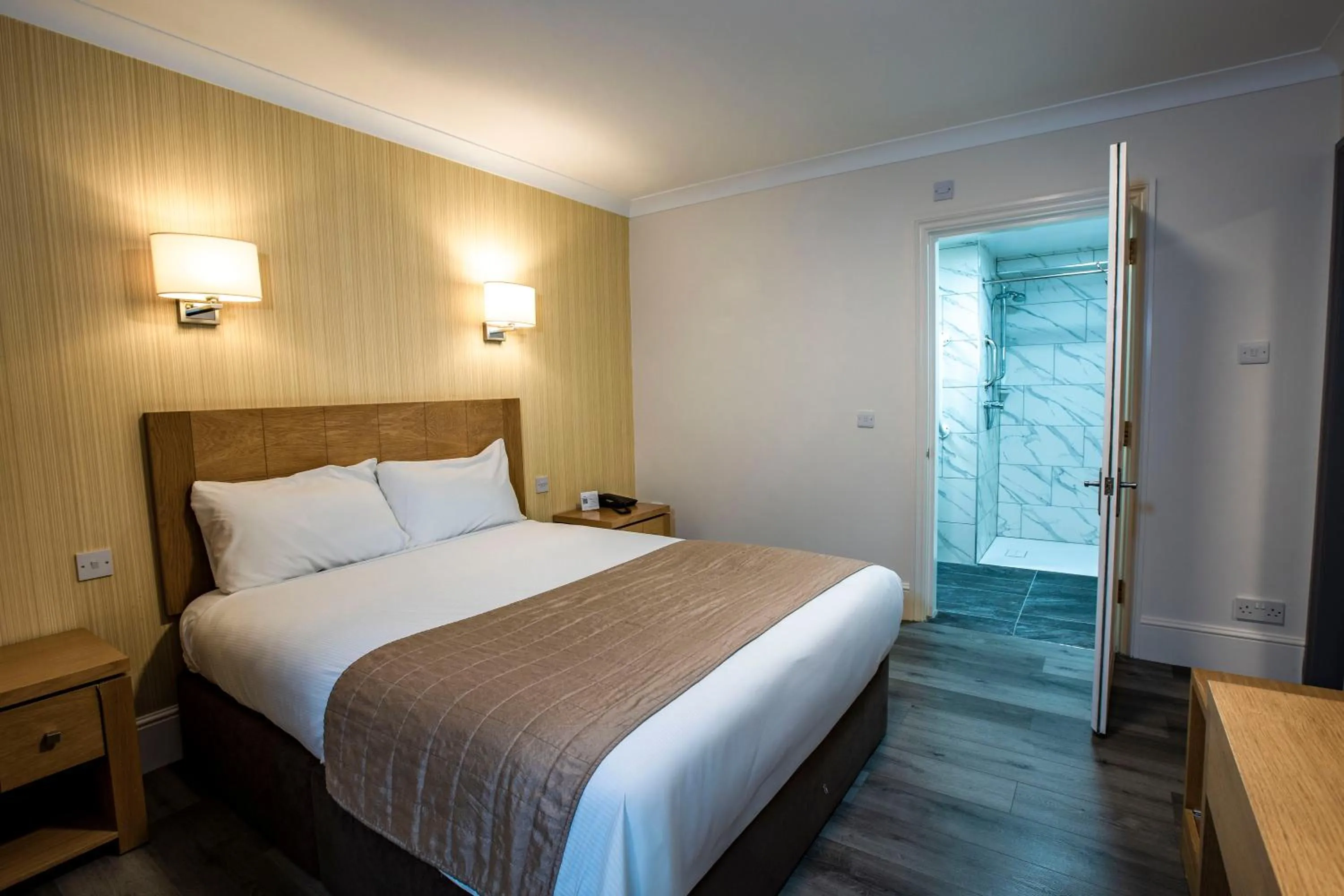 Accessible Double Room with Kitchenette and Walk-In Shower - single occupancy in Best Western Manor Hotel