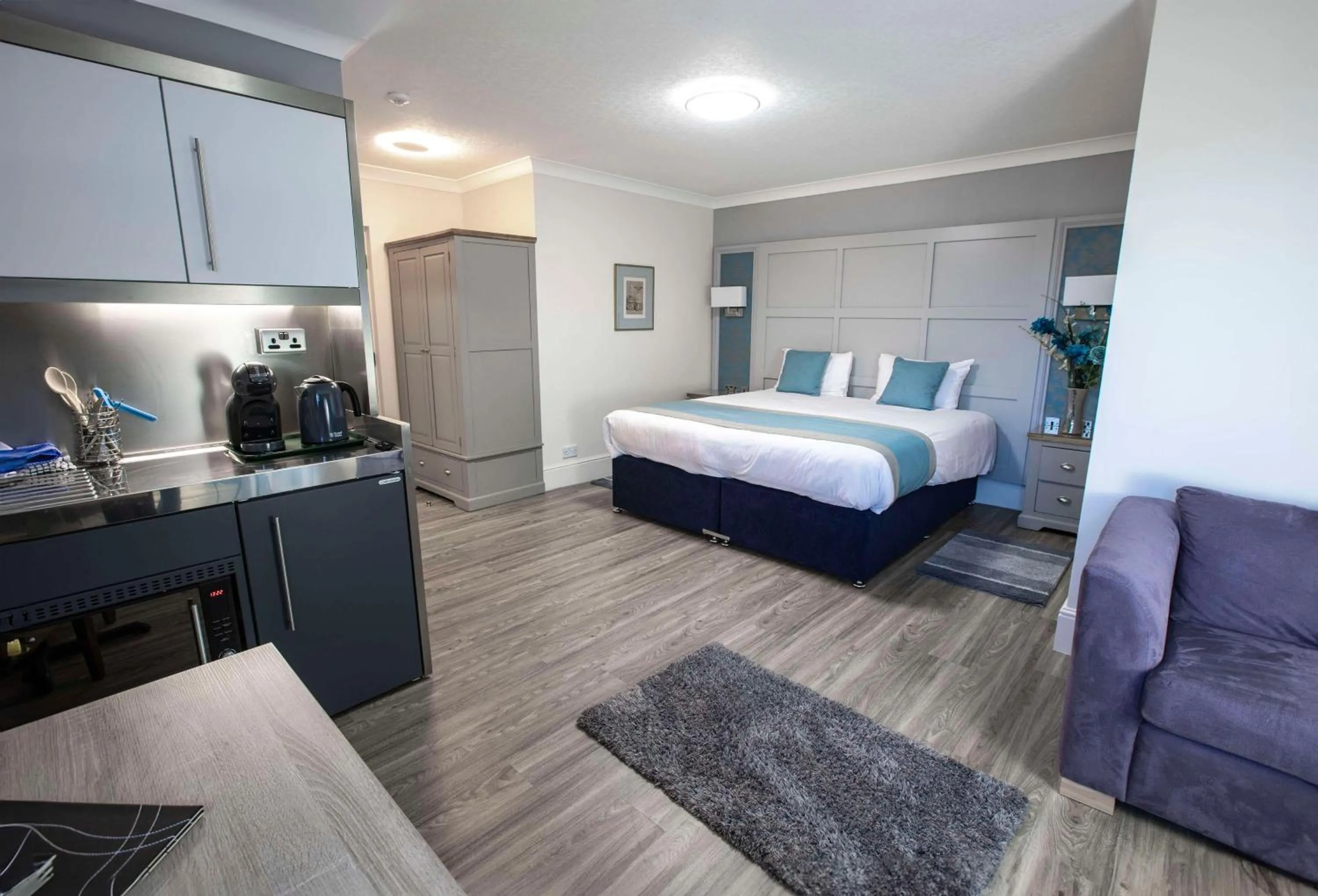 King Suite - single occupancy in Best Western Manor Hotel