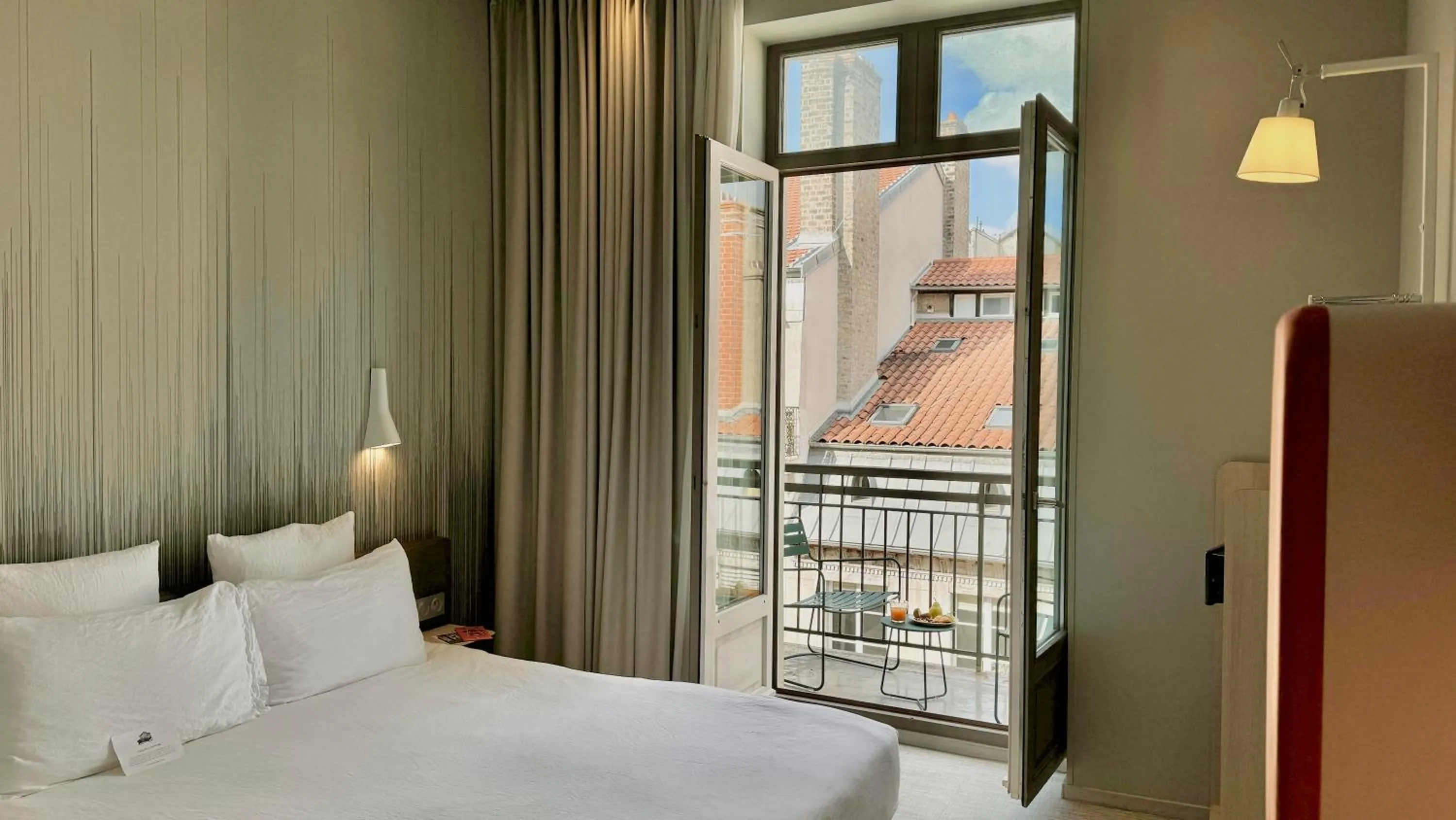 Classic Room with Balcony in Okko Hotels Lyon Pont Lafayette