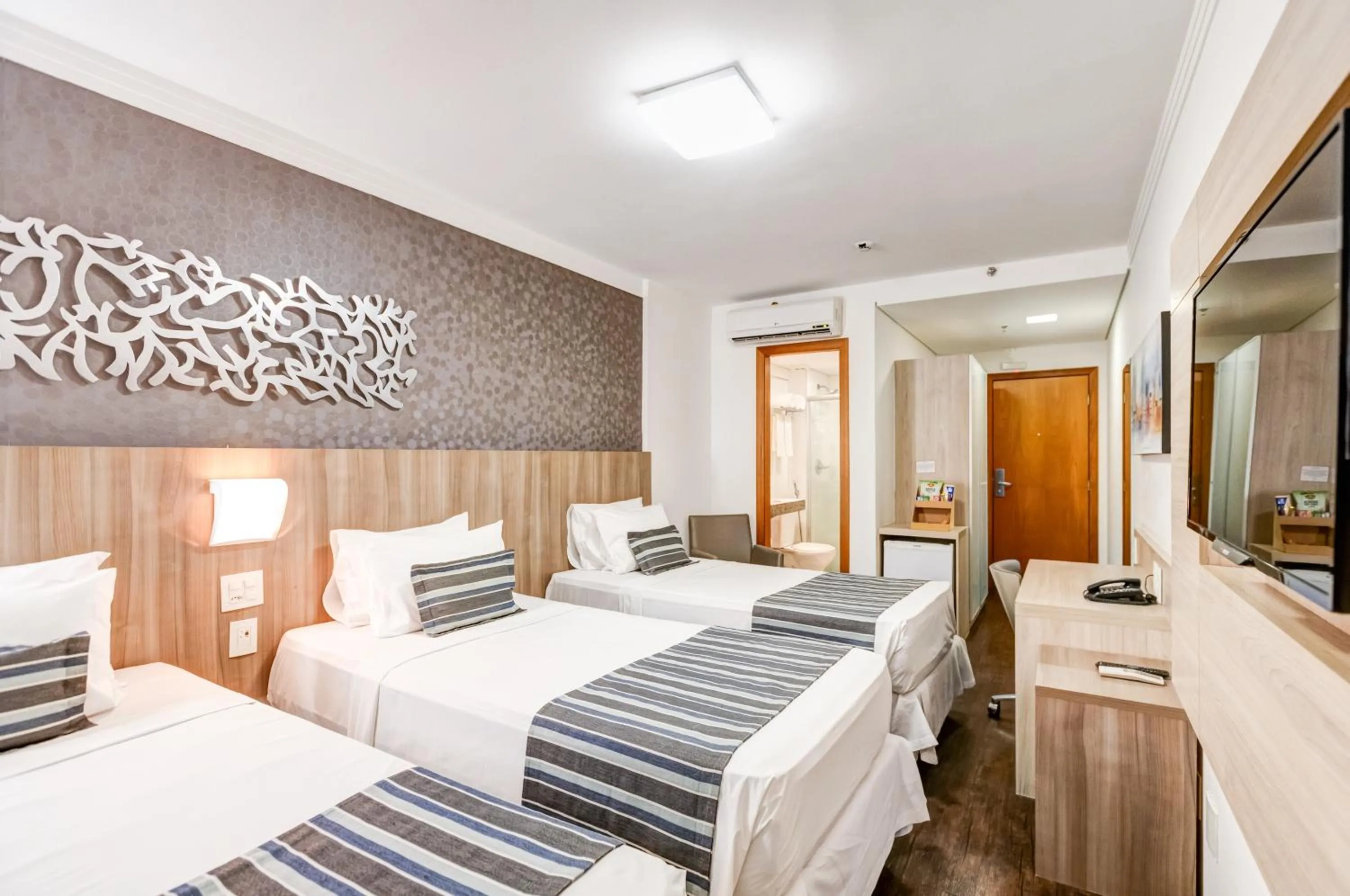 Luxury Triple Room in Allia Gran Pampulha Suites
