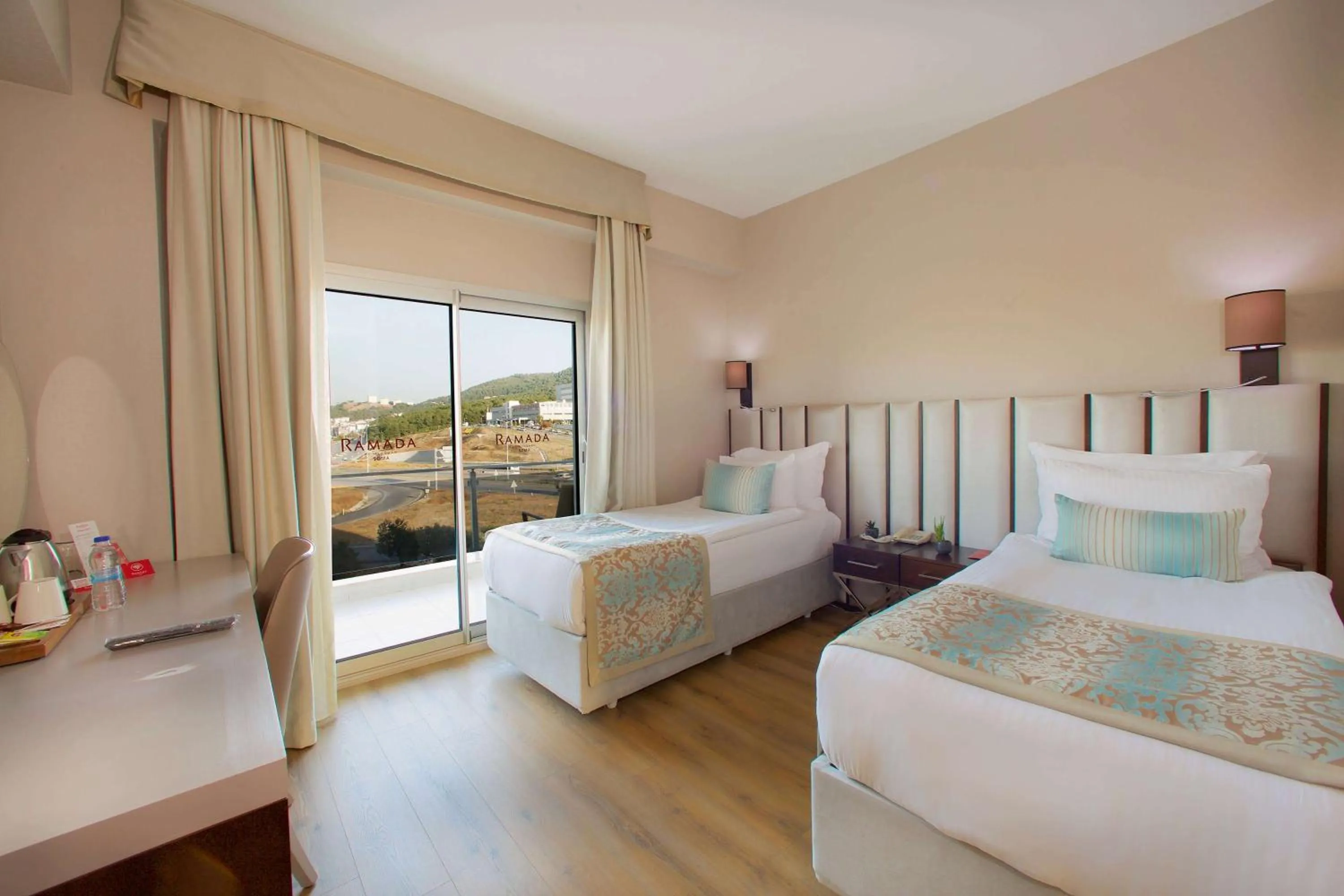 Twin Room Smoking in Ramada By Wyndham Soma