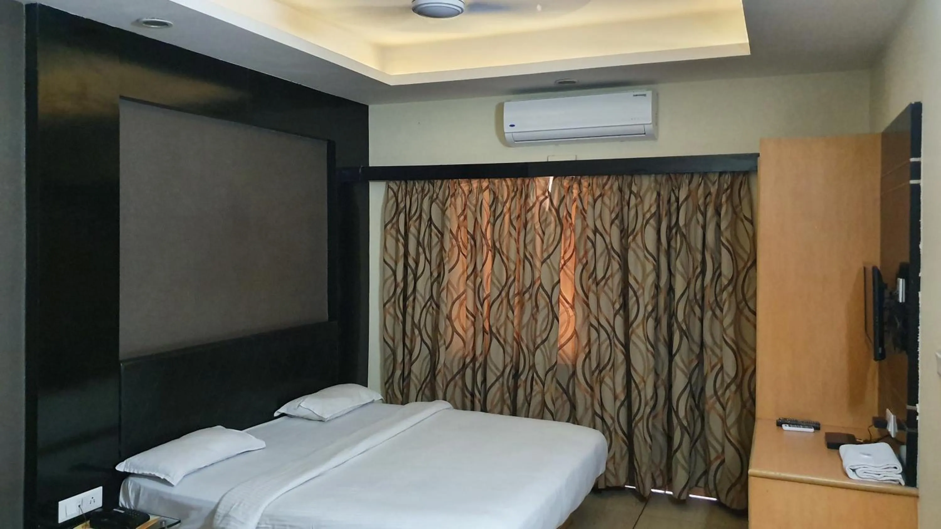 Deluxe Double AC Room in Hotel Ambassador