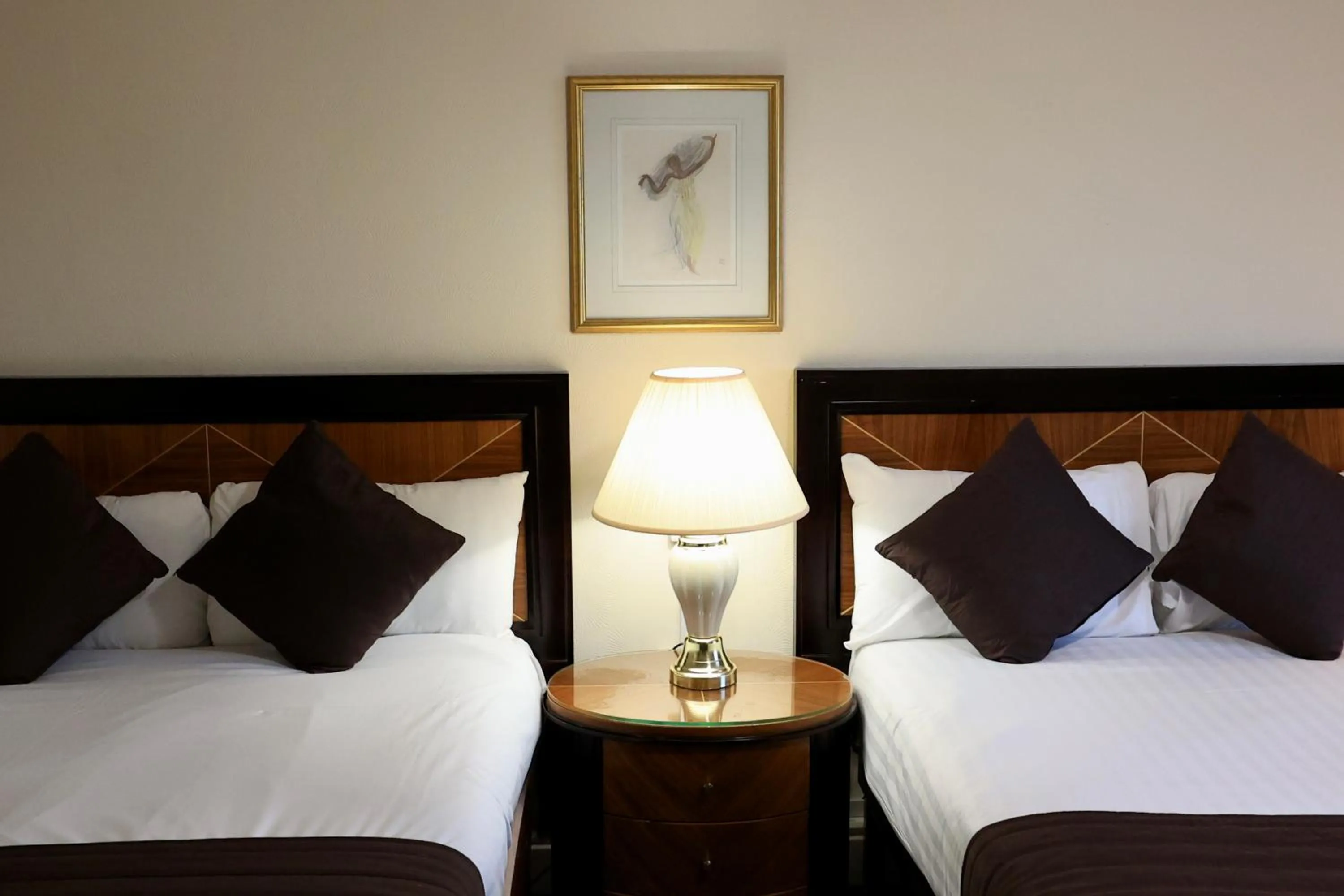 Family Room (2 Adults + 2 Children) in Britannia Hotel Aberdeen