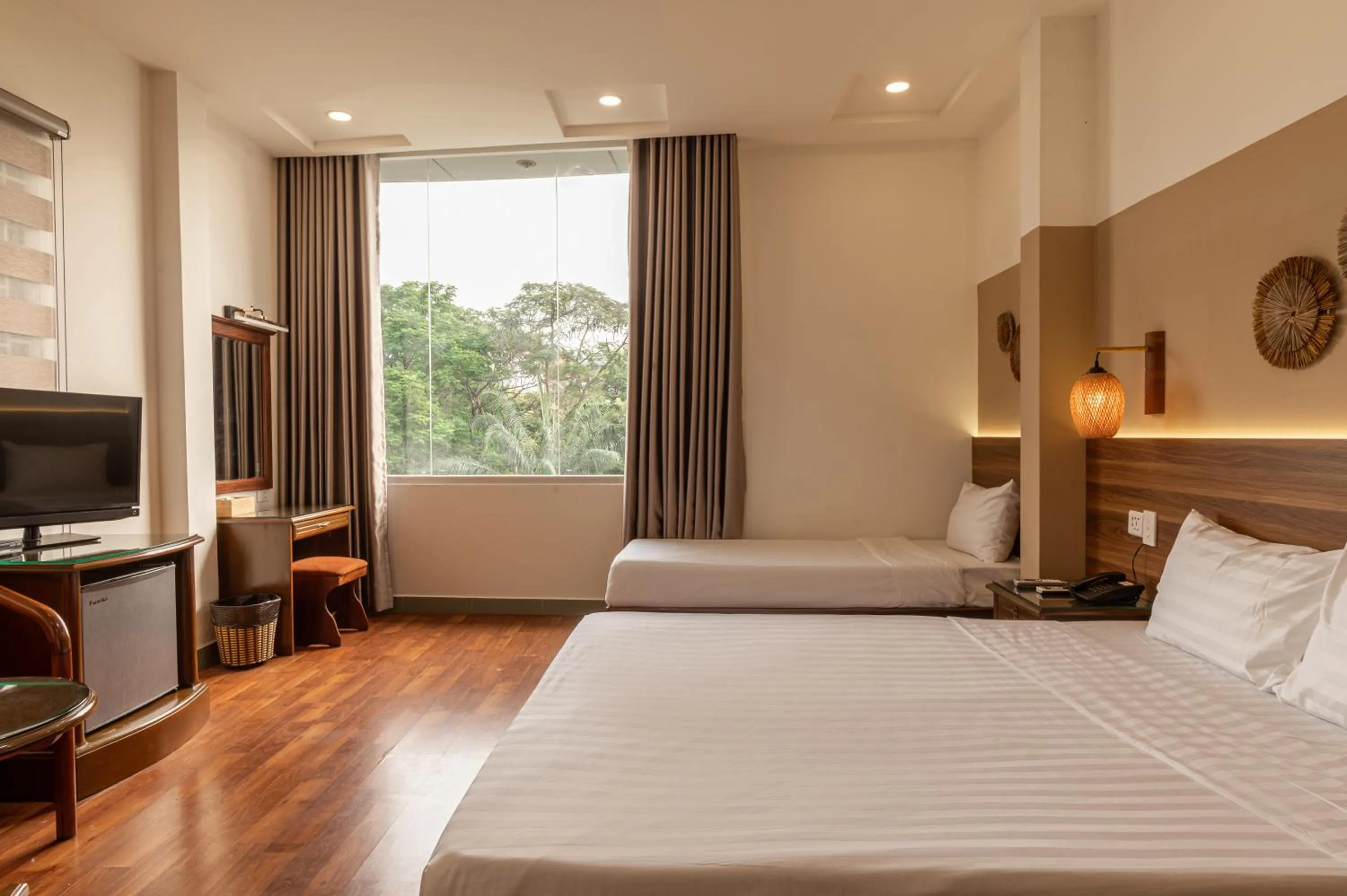 Deluxe Triple Room in Lantern Hotel