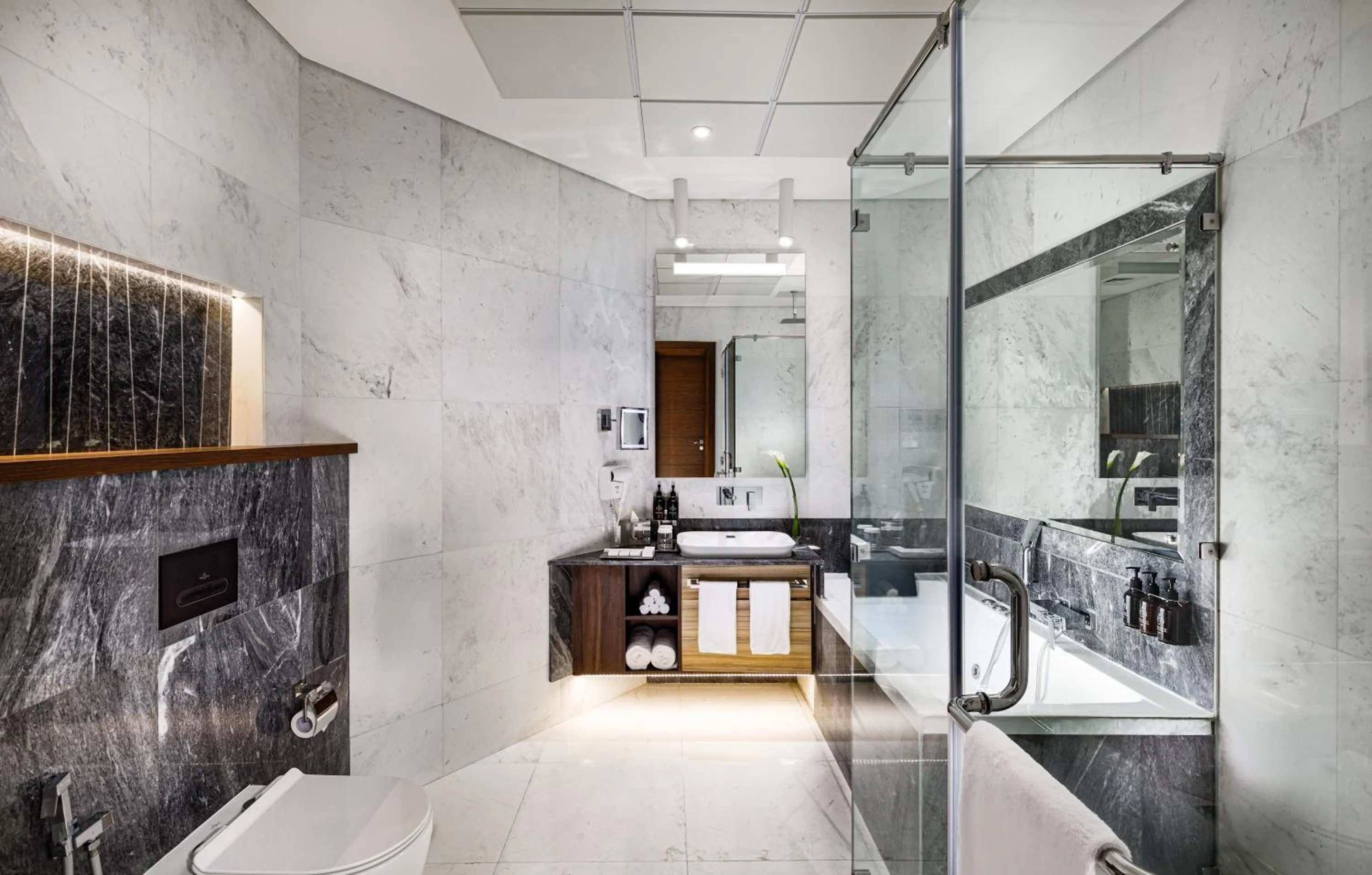 Premium King Room in Millennium Place Doha