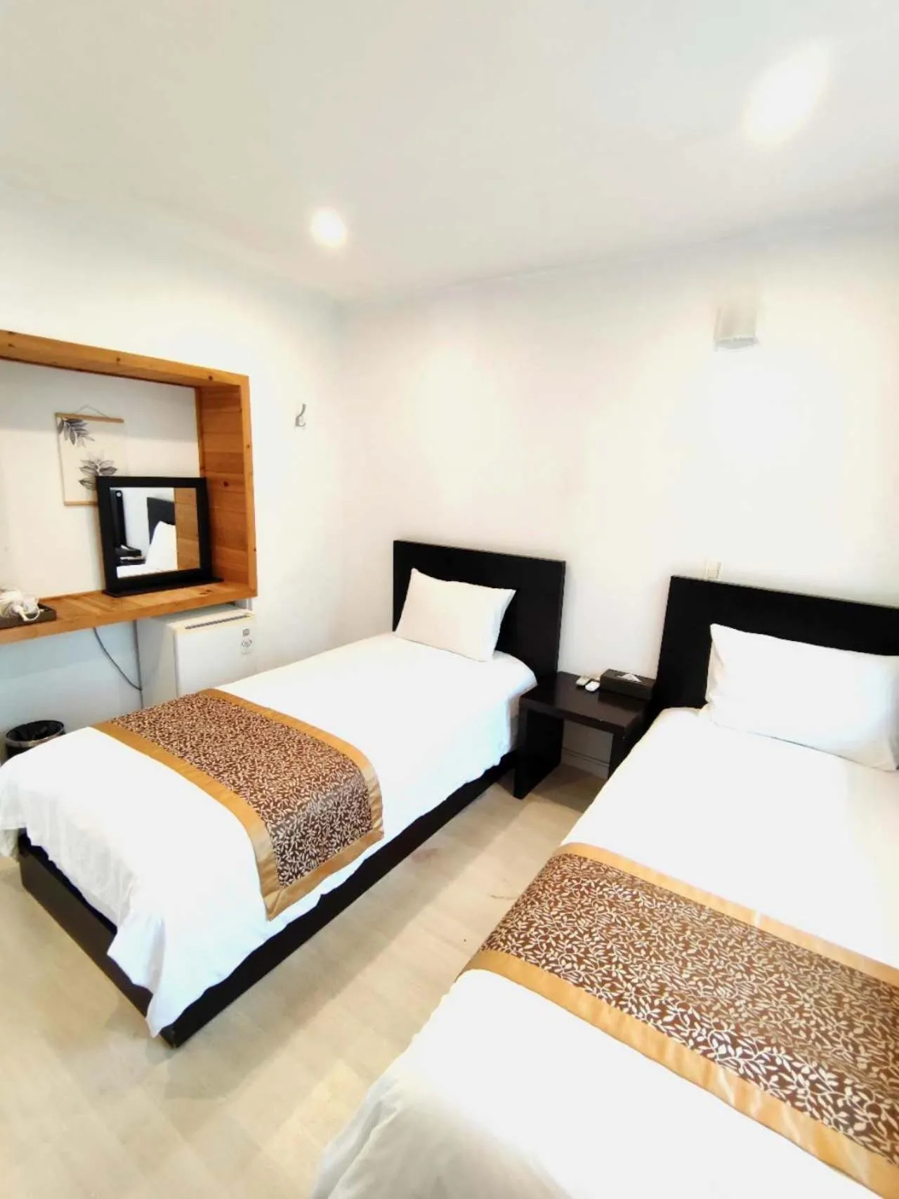 Standard Twin Room in Star House