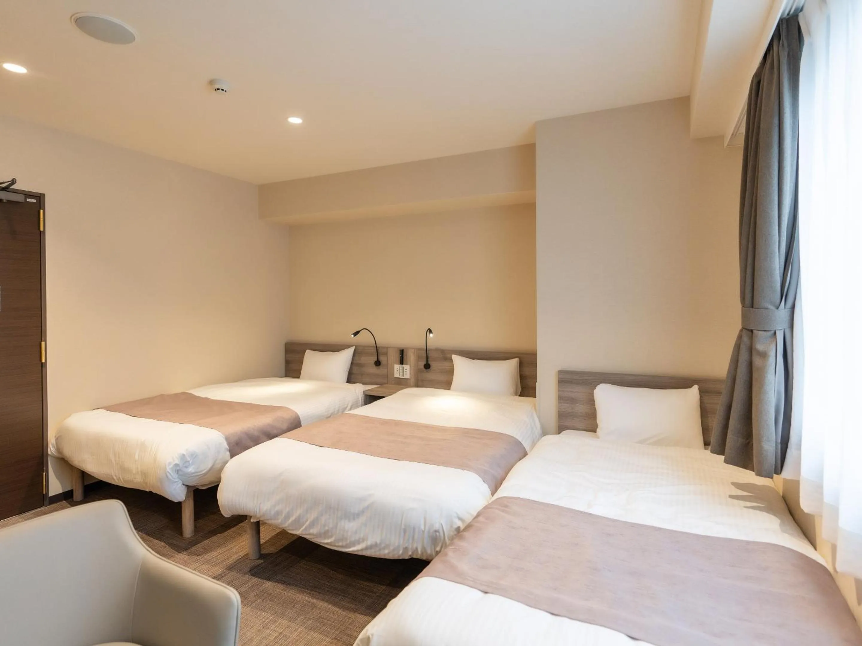 3 Beds Room in Hotel Sanrriott Shinsaibashi