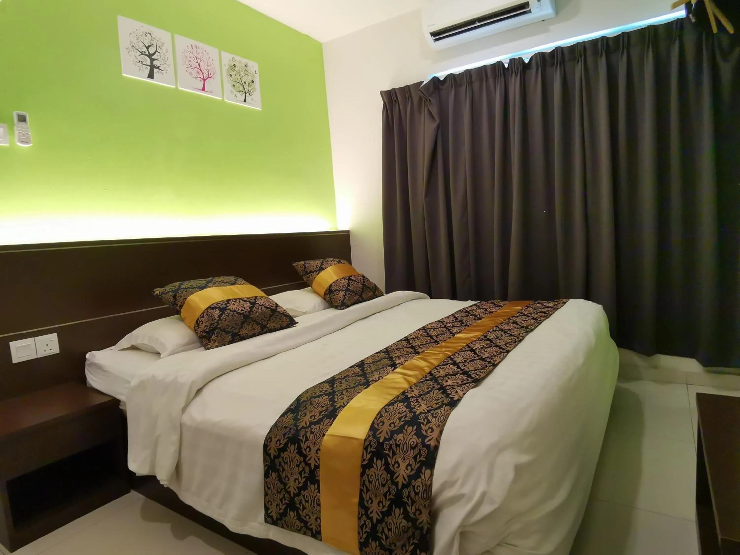 Deluxe King Room in Star Bay Hotel