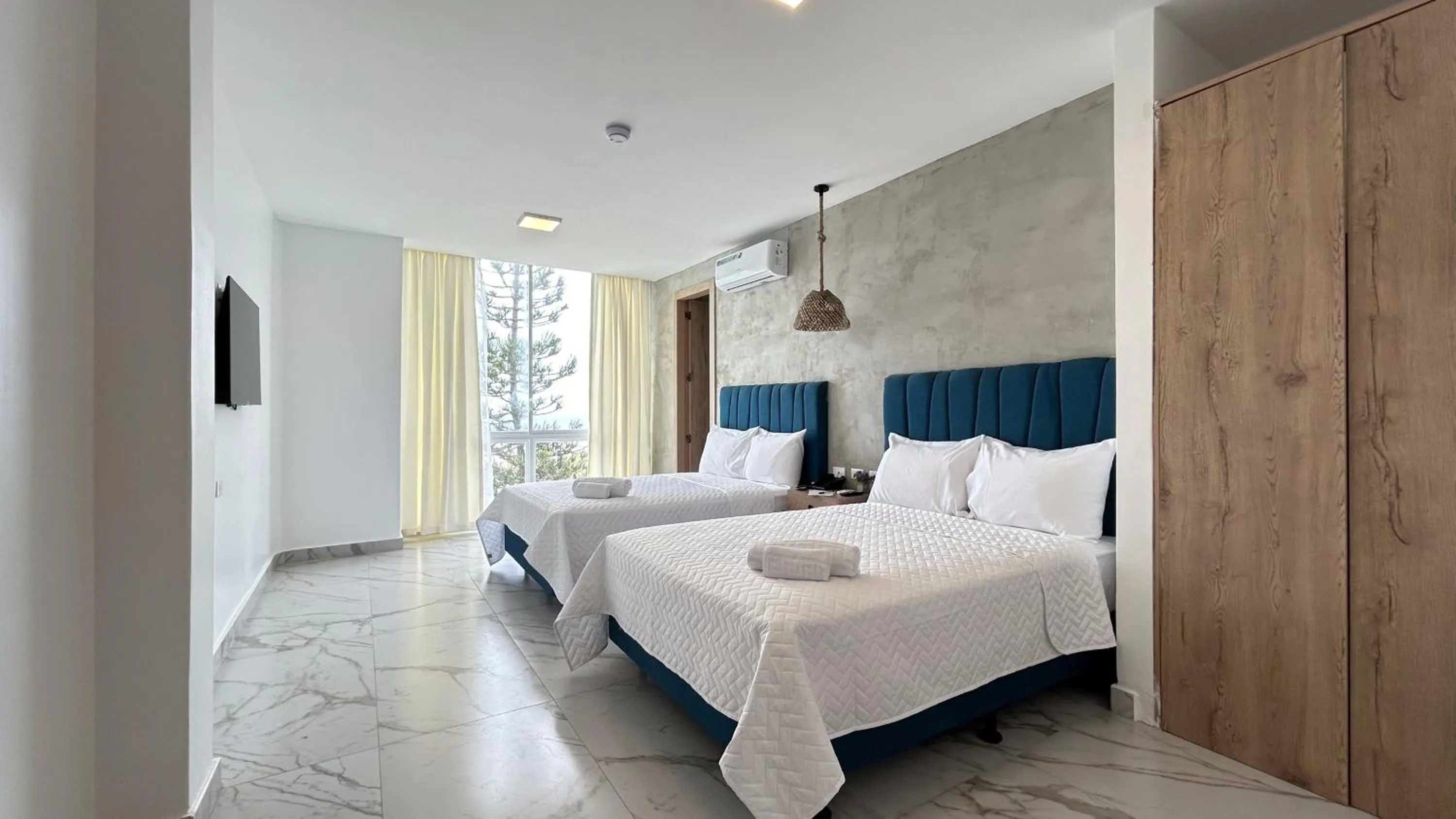 Deluxe Twin Room in Hotel Presidente Beach Playas