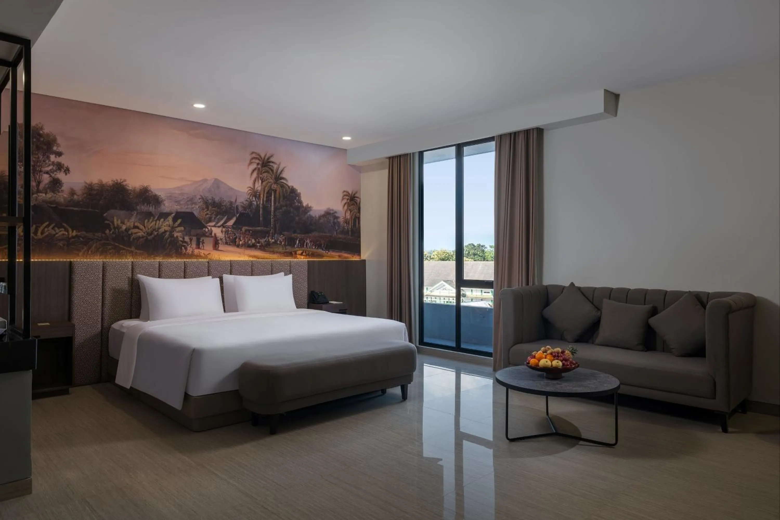 Deluxe Suite in Hotel Santika Blitar