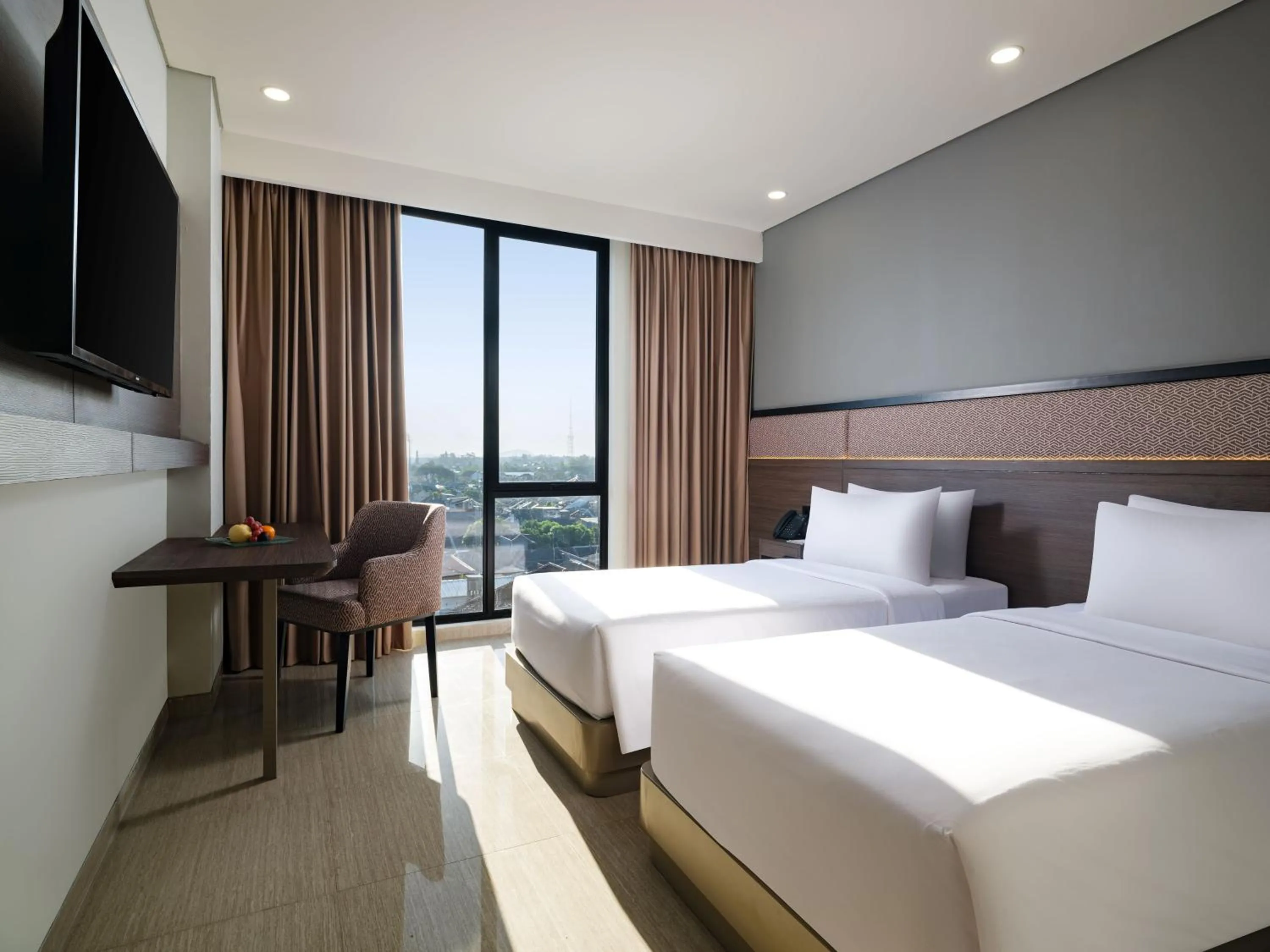 Deluxe Twin Room in Hotel Santika Blitar