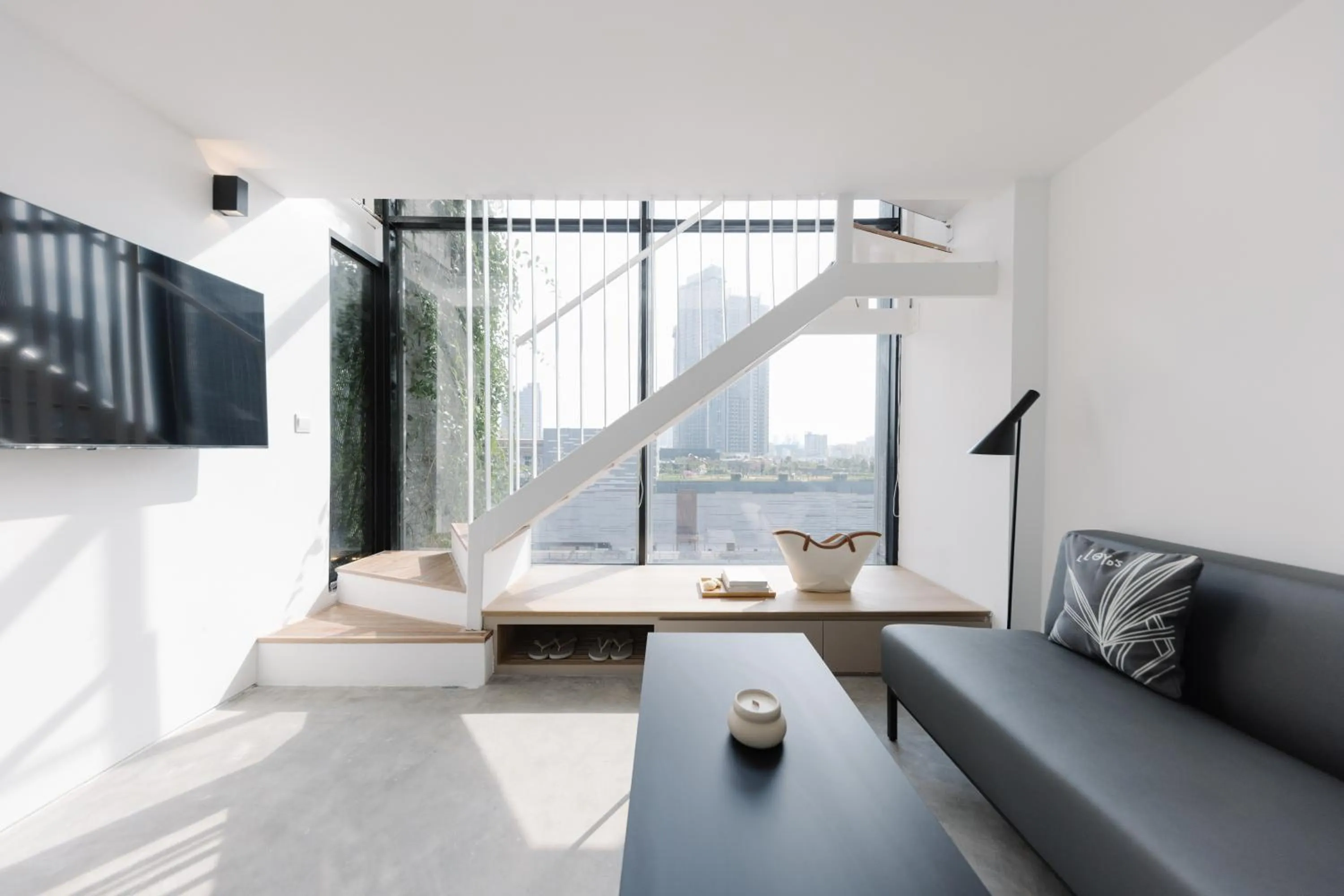 Deluxe Double or Twin Room with City View in Lloyd's Inn Kuala Lumpur