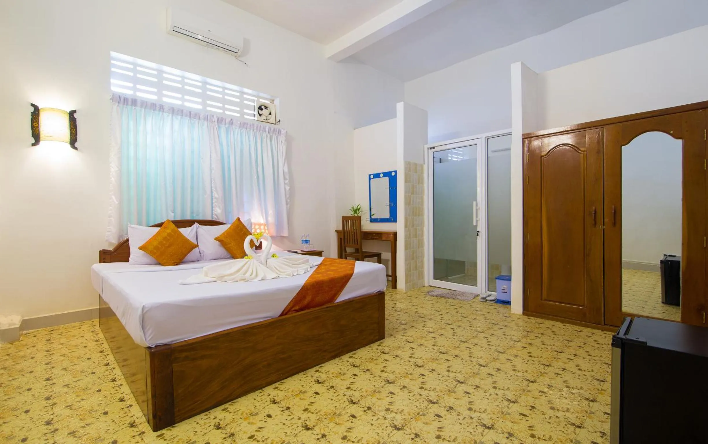 Superior King Room in Blossoming Romduol Boutique