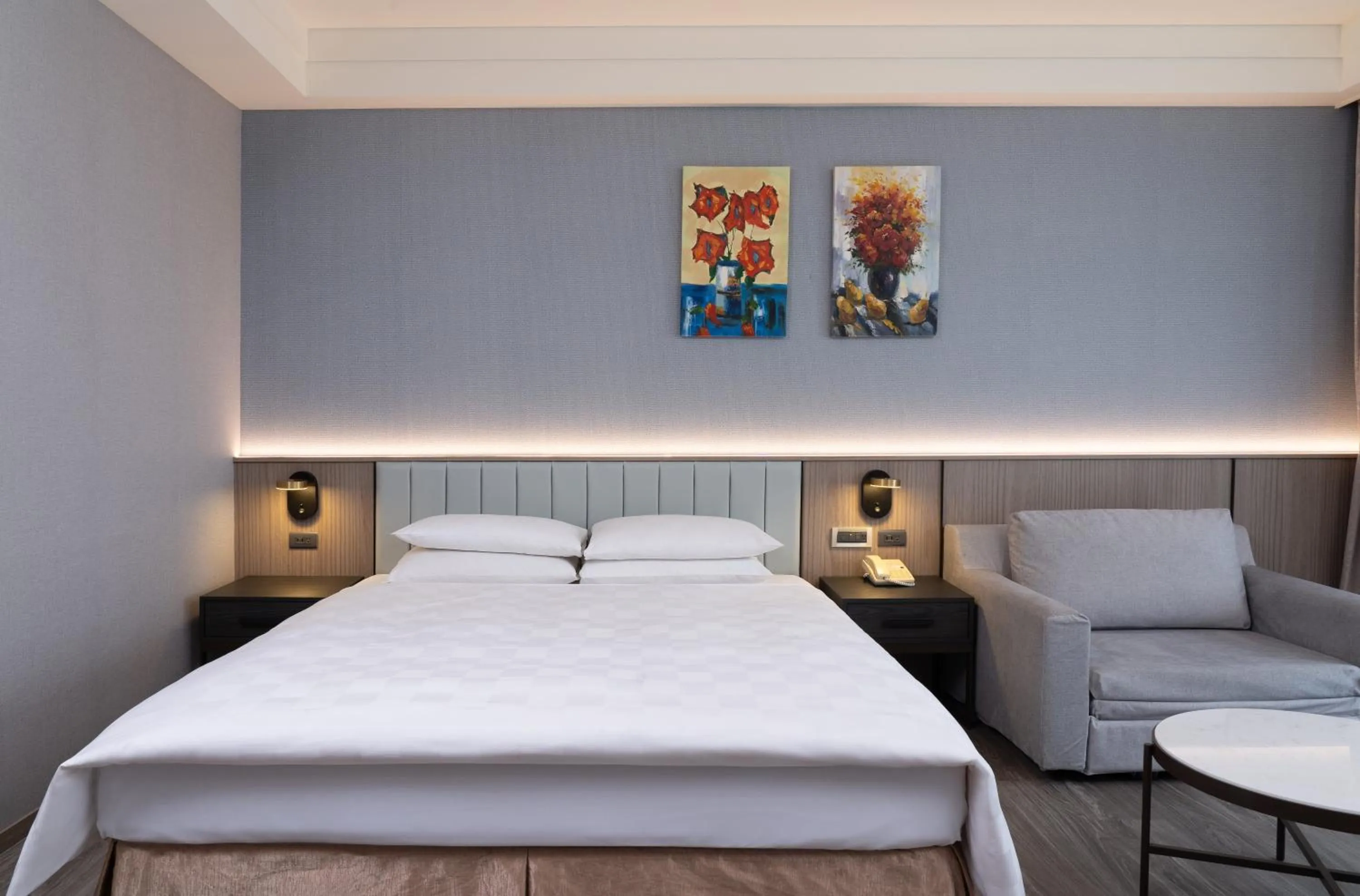 Elite Double Room in E-DA Skylark Hotel