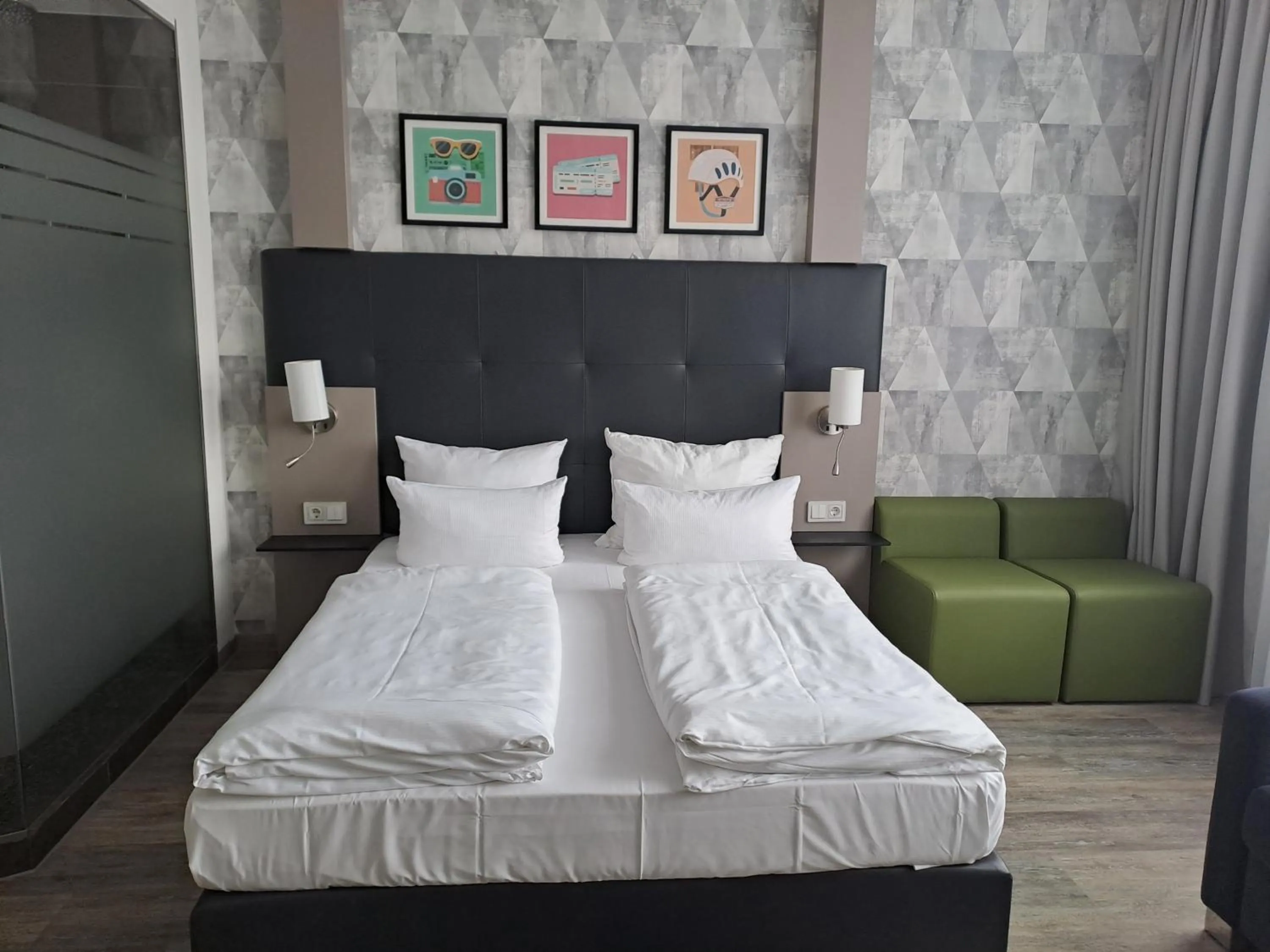 Premium Queen Room in Garner Hotel Bremen City by IHG