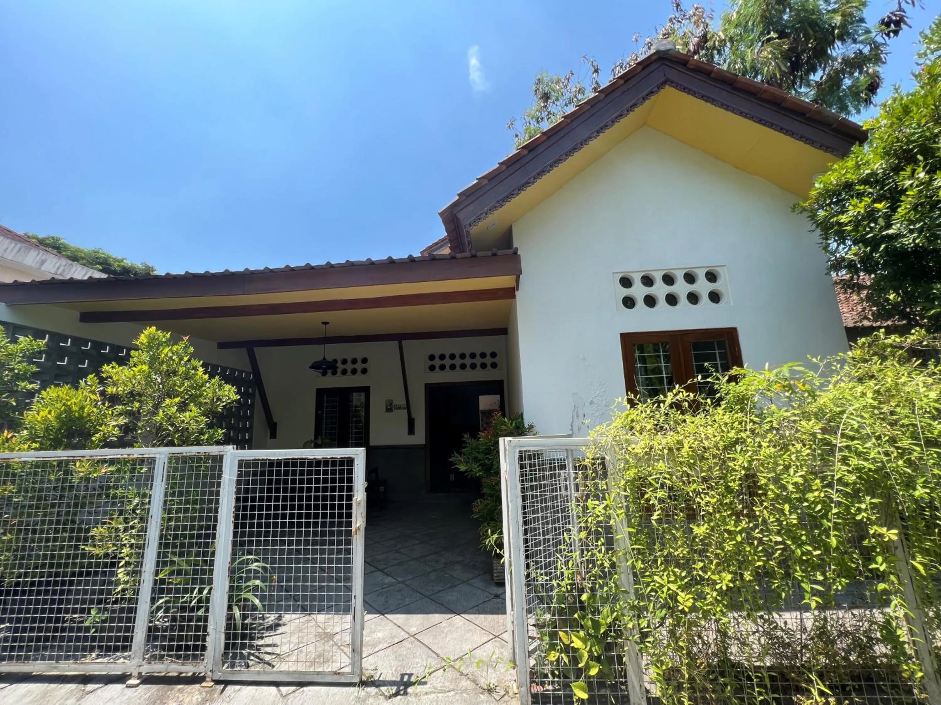 Three-Bedroom House in Homestay Jogja Rumah Obit By Simply Homy