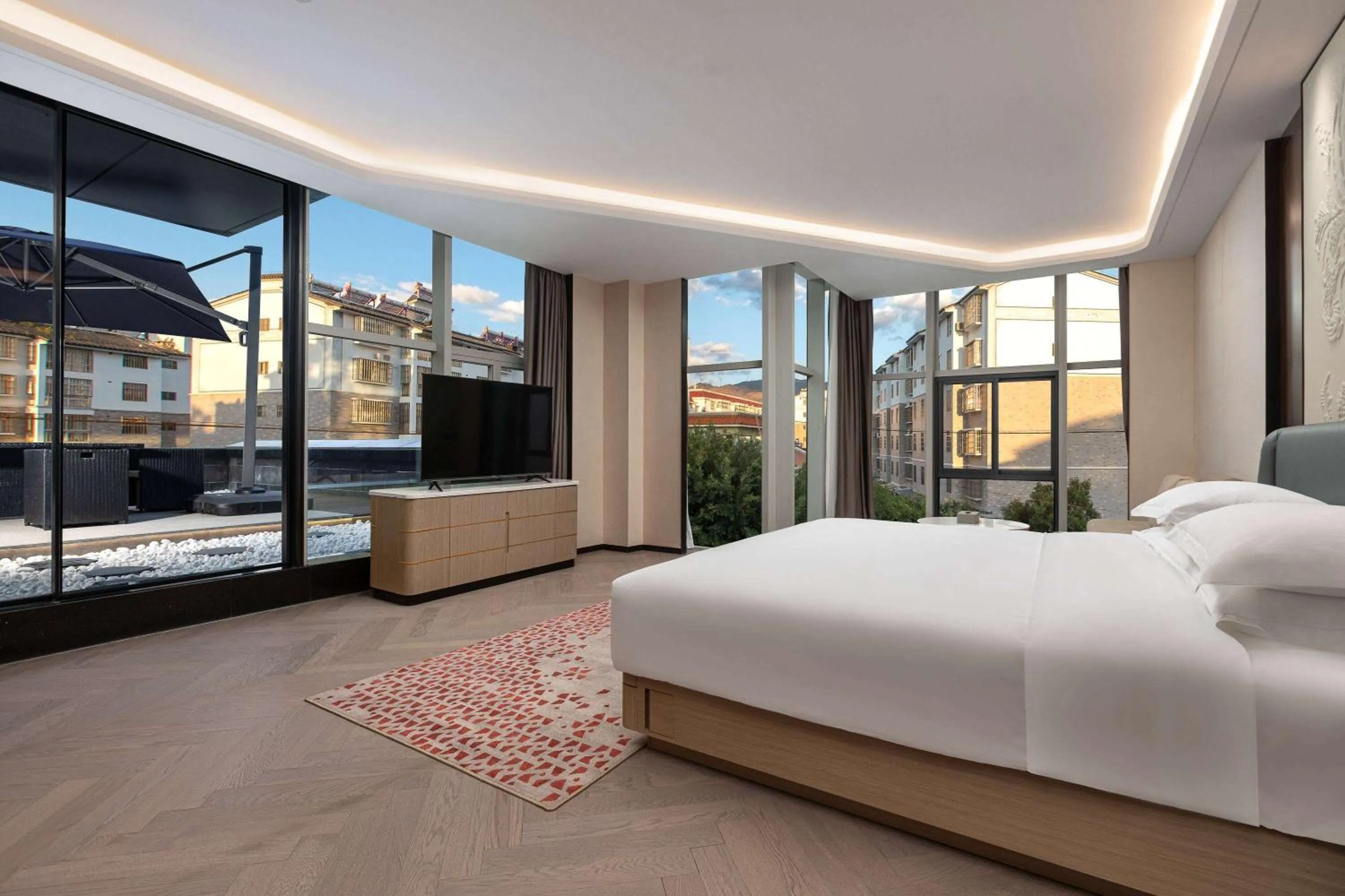 Sky Terrace King Suite - single occupancy - Non-Smoking in Ramada by Wyndham Honghe Kaiyuan