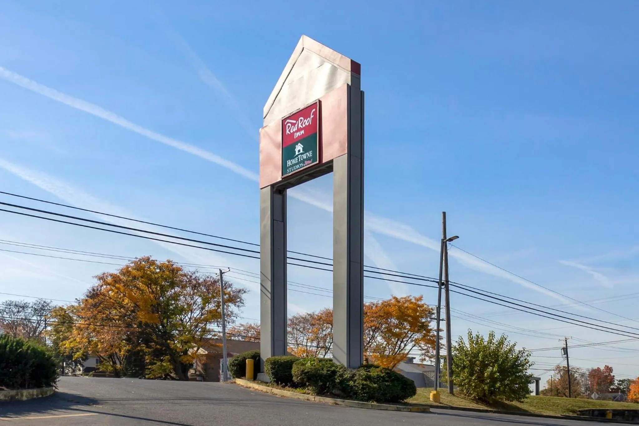 HomeTowne Studios by Red Roof Lancaster