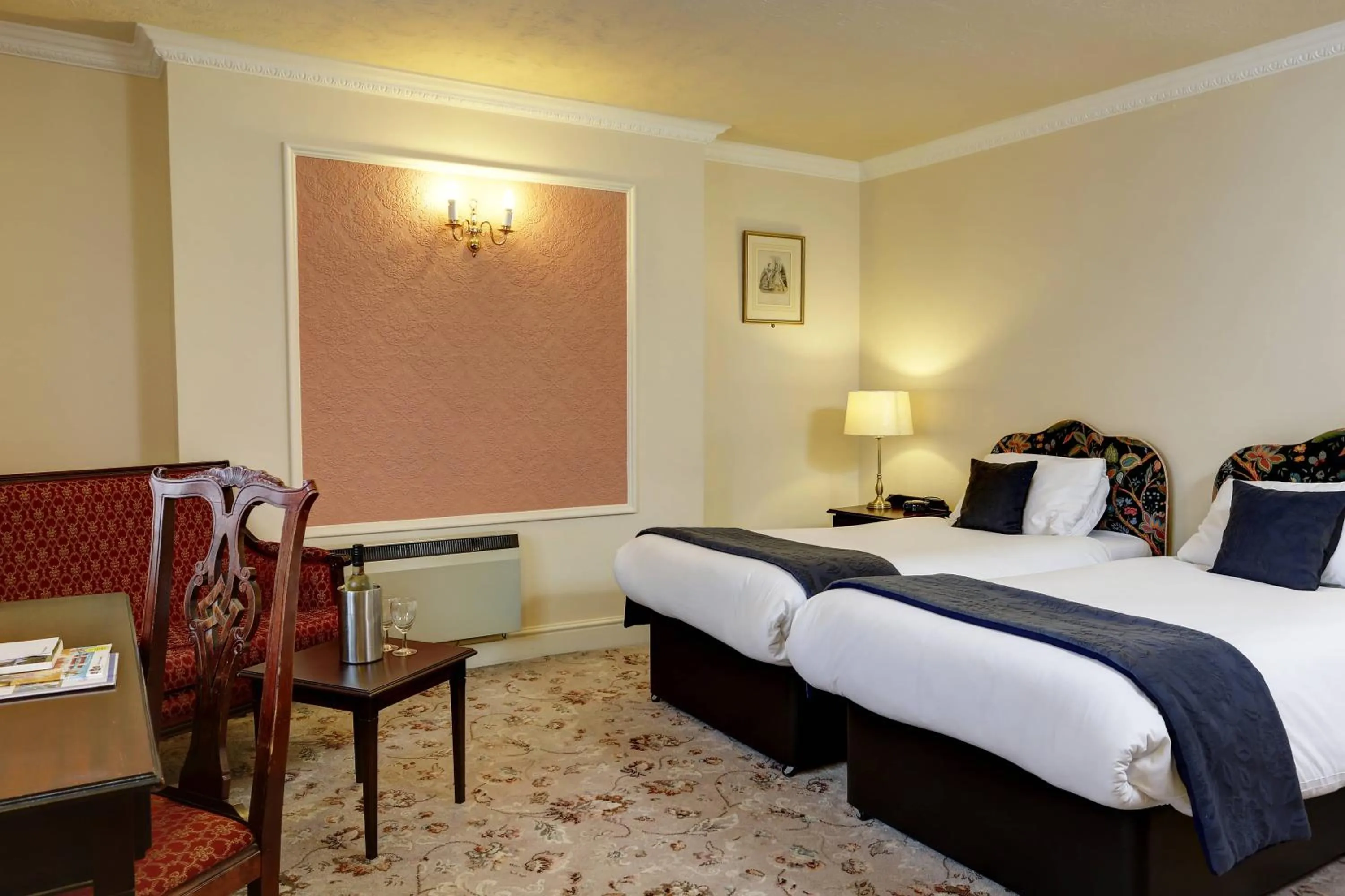 Twin Room in Royal Victoria Hotel