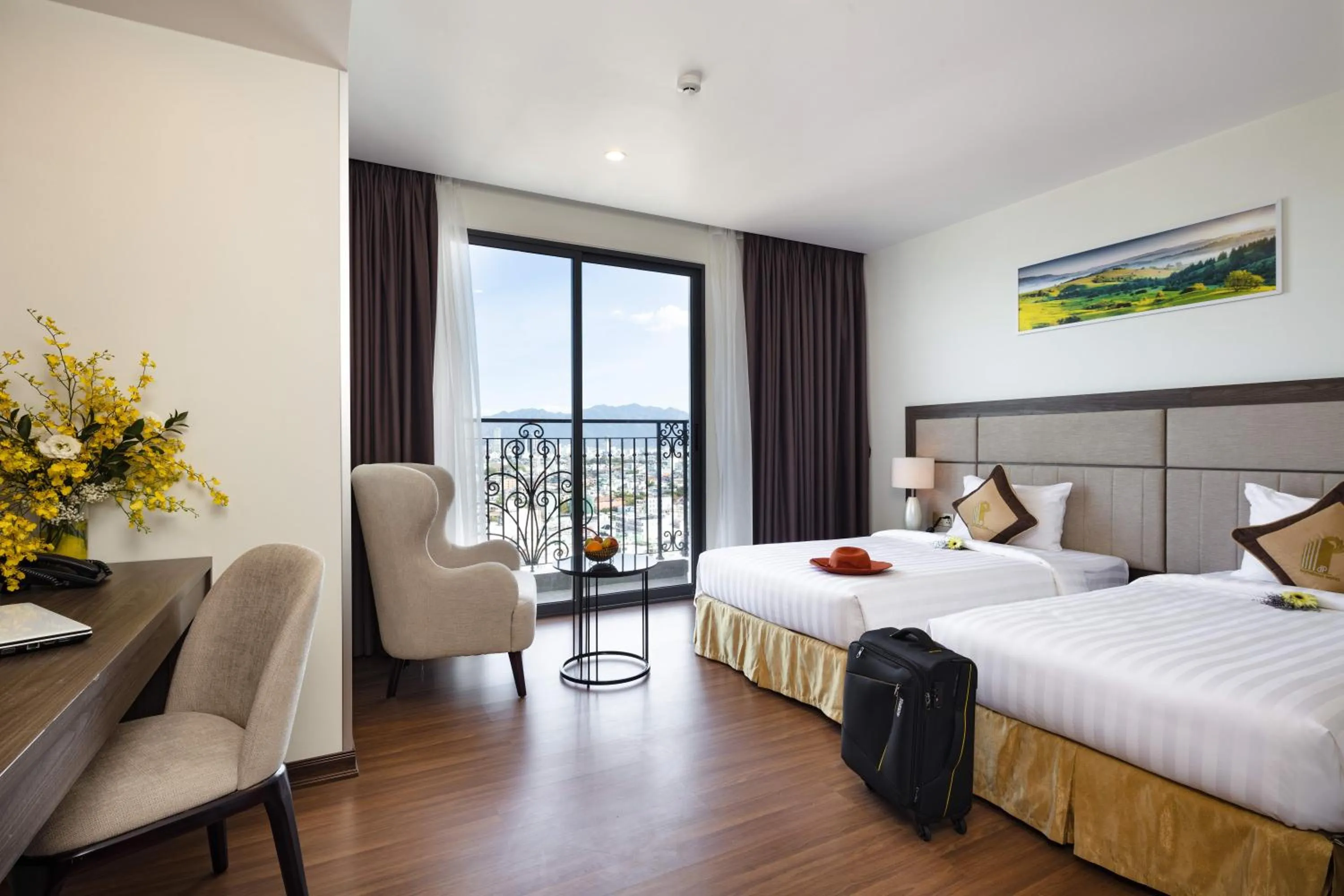 Quadruple Room with Sea View in Daphovina Hotel