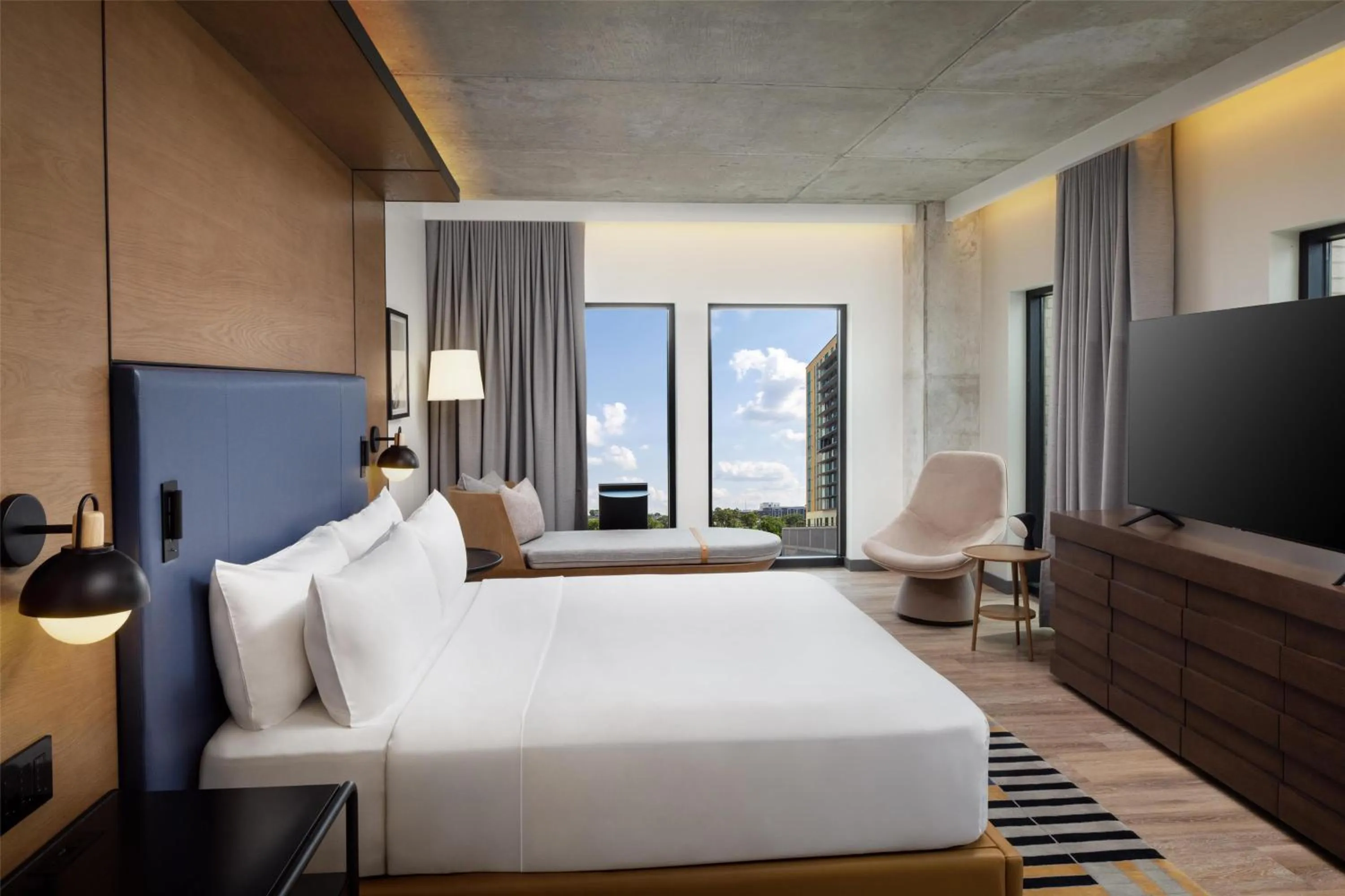 Corner King Room in Canopy By Hilton Nashville Downtown The Gulch