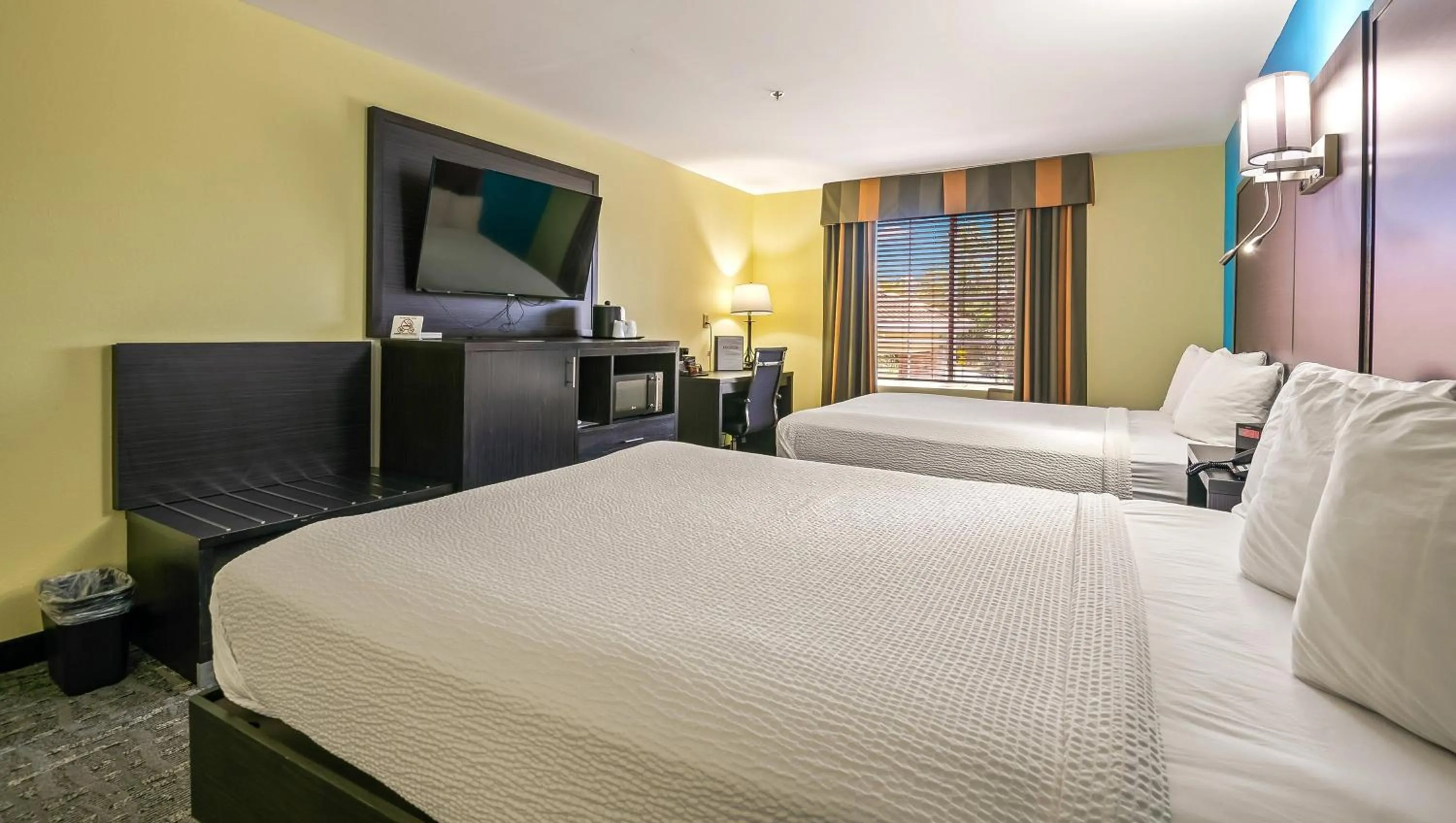 Queen Room with Two Queen Beds - Disability Access  (Pet Friendly) in Wildwood Inn