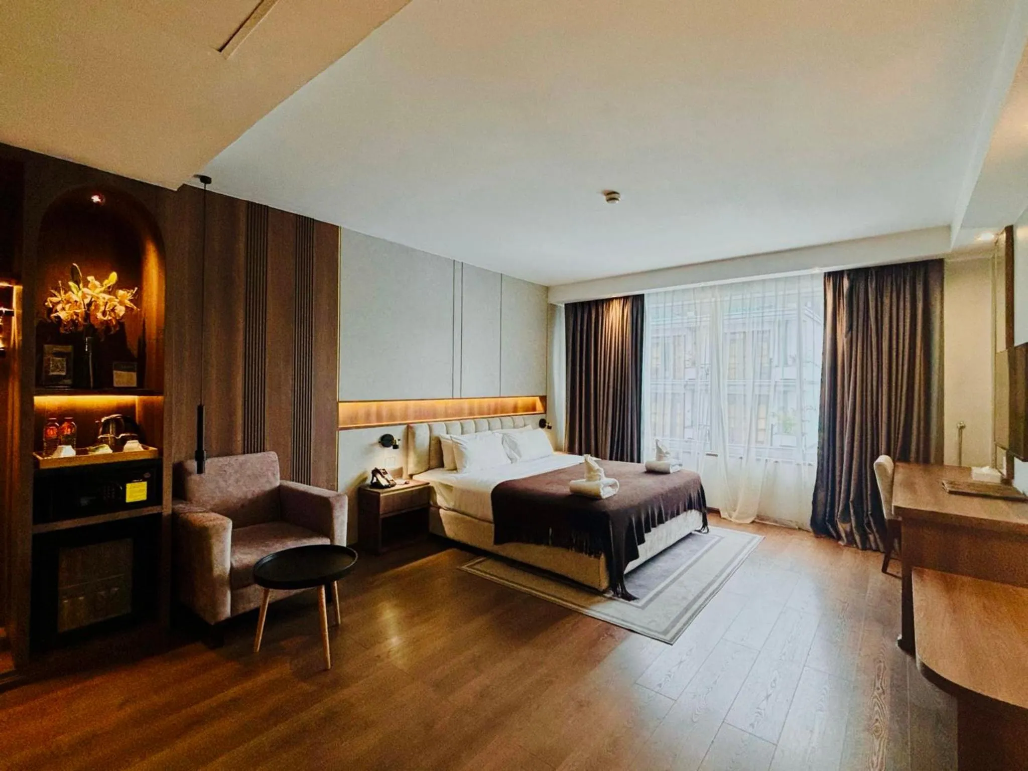 Deluxe Double Room in Harmony Phnom Penh Hotel