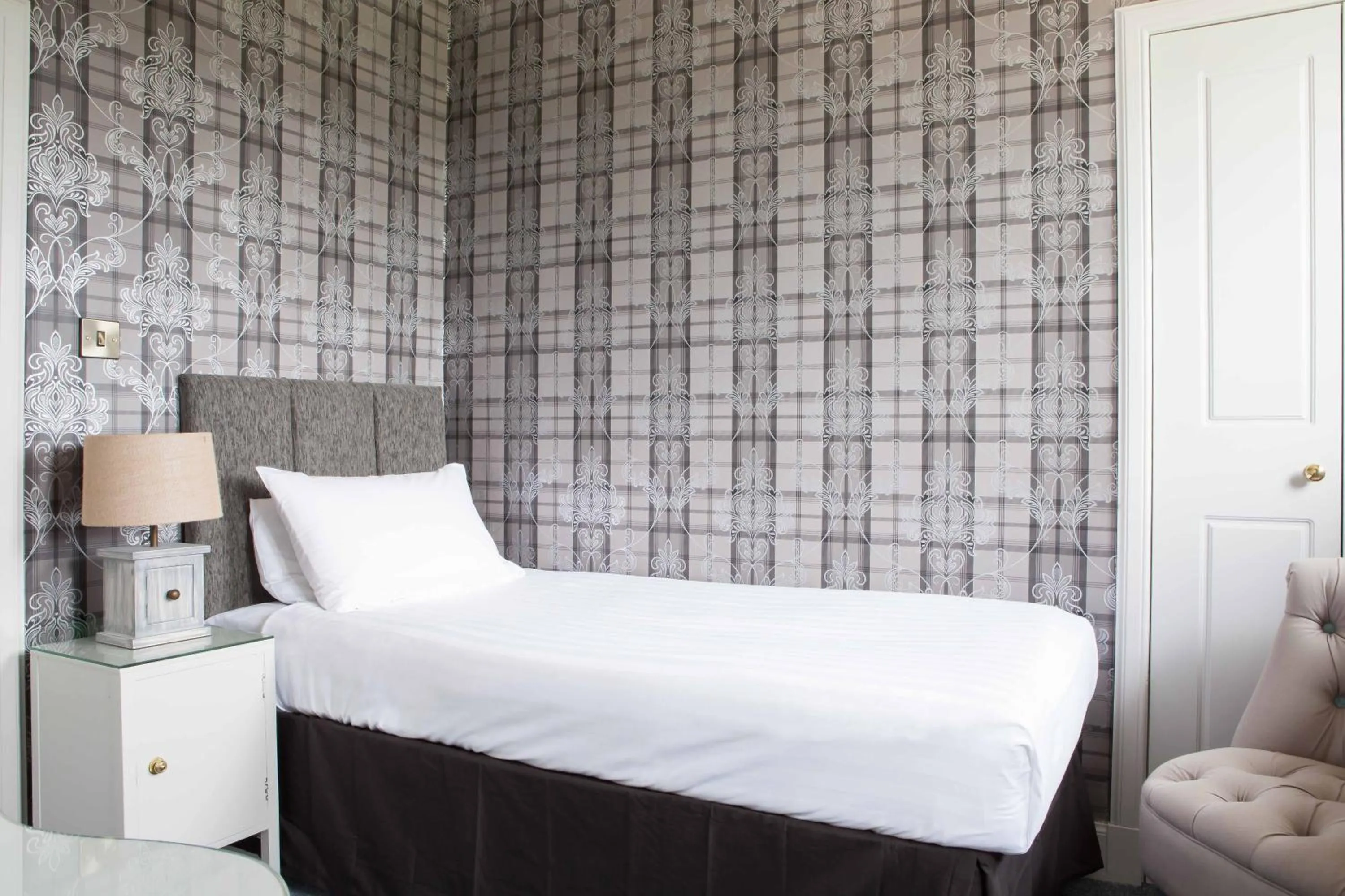 Classic Single Room - Non-Smoking in Braid Hills Hotel