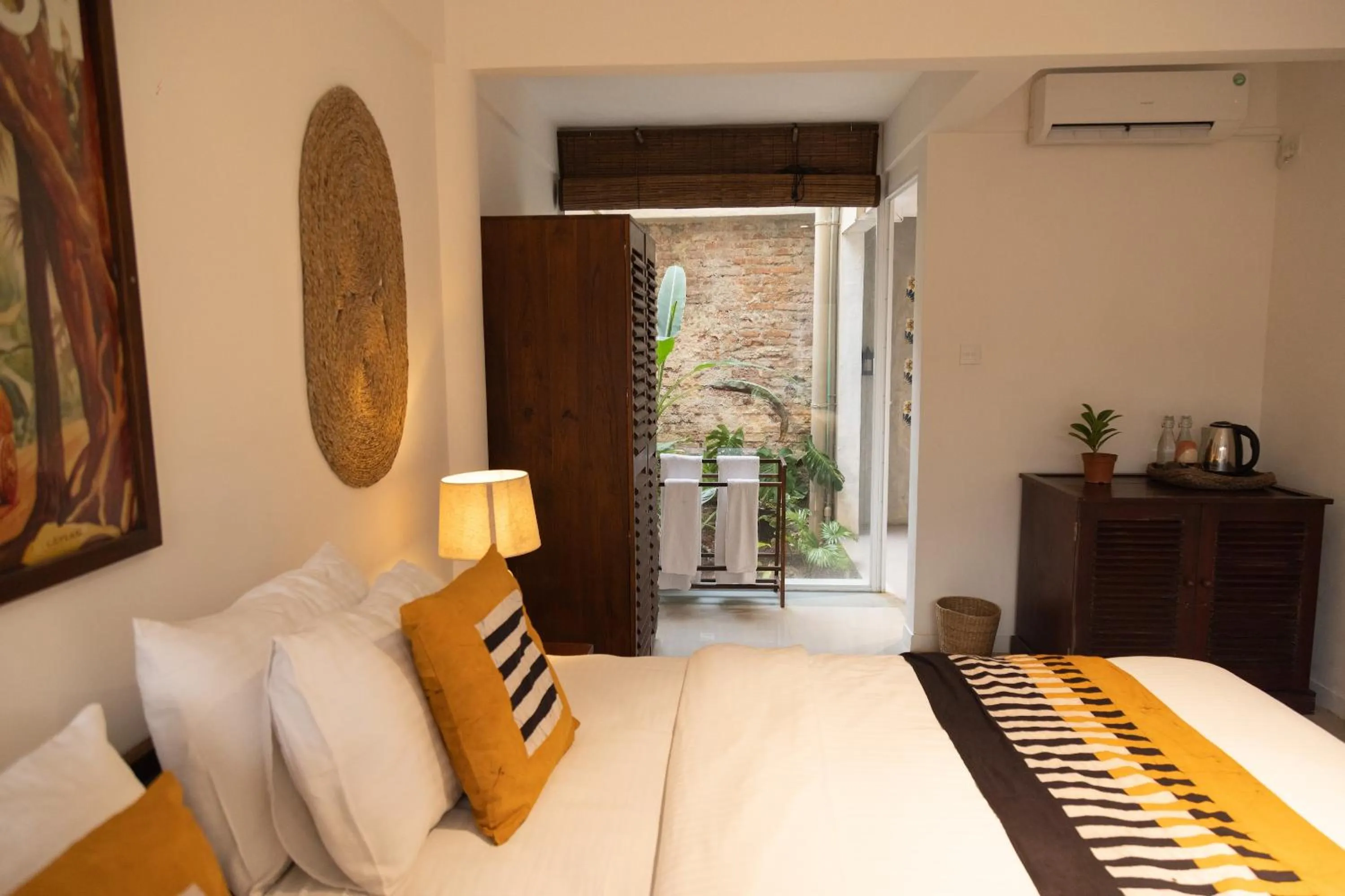 Deluxe Double Room in Neevana Hotel Hikkaduwa