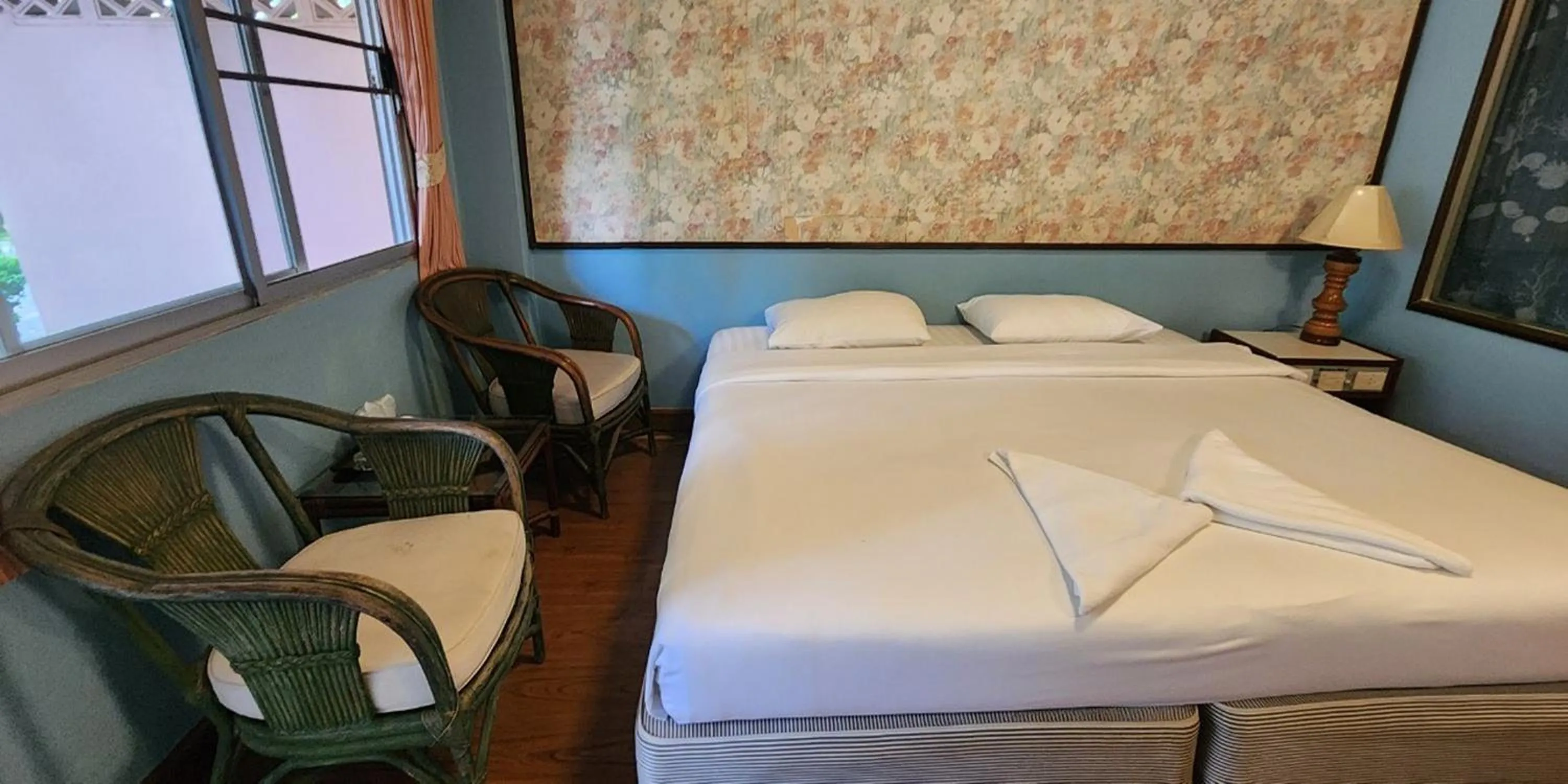 Deluxe King Room in Safari Riviera Resort