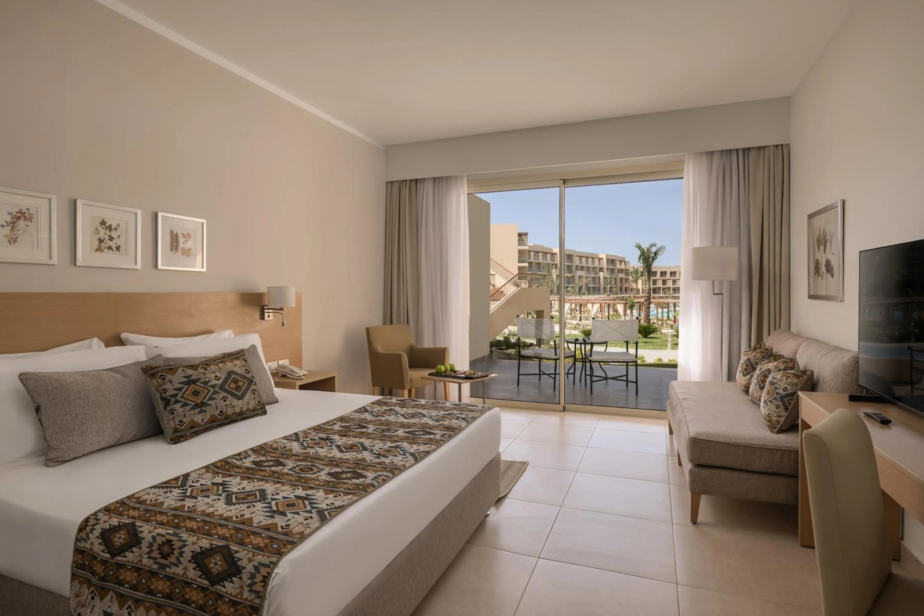 Superior, Queen Bed, Garden View in JAZ Elite Asteria