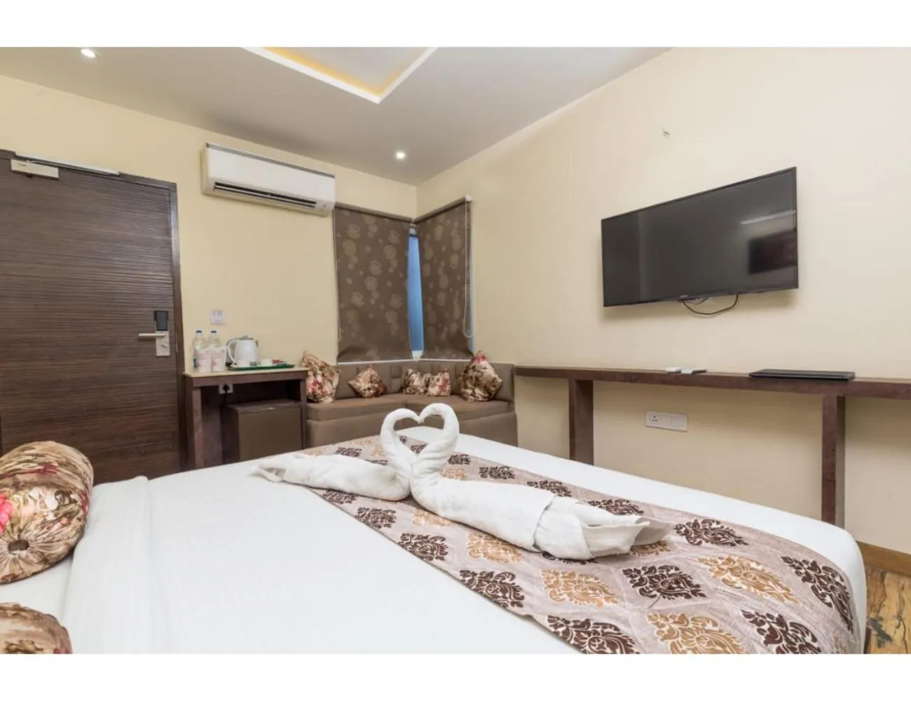 Deluxe Room in Hotel Urban Galaxy Square, Amritsar
