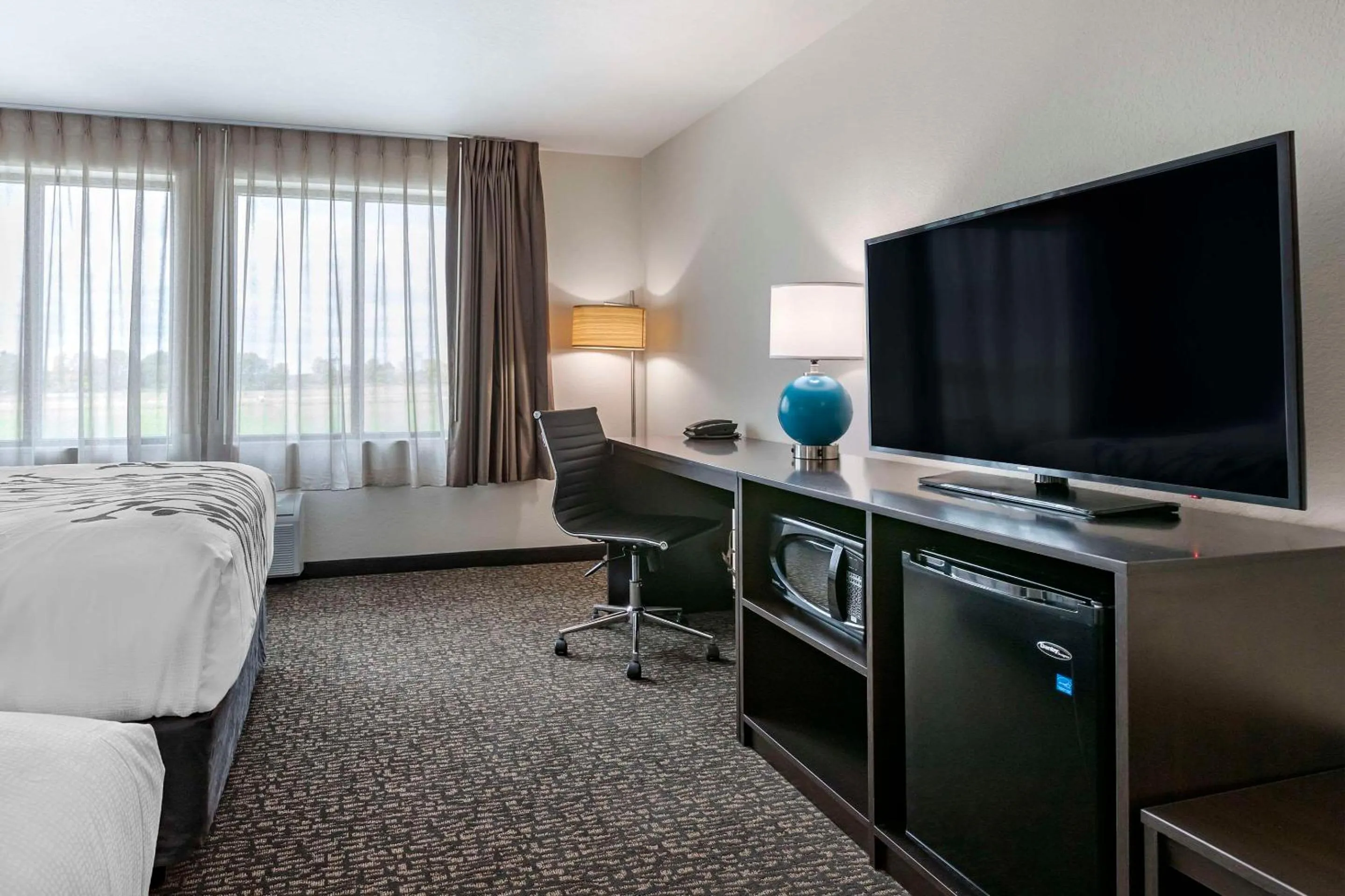 Quadruple Room with Two Queen Beds/Mobility Accessible - Non Smoking in Sleep Inn & Suites Milwaukee-Franklin