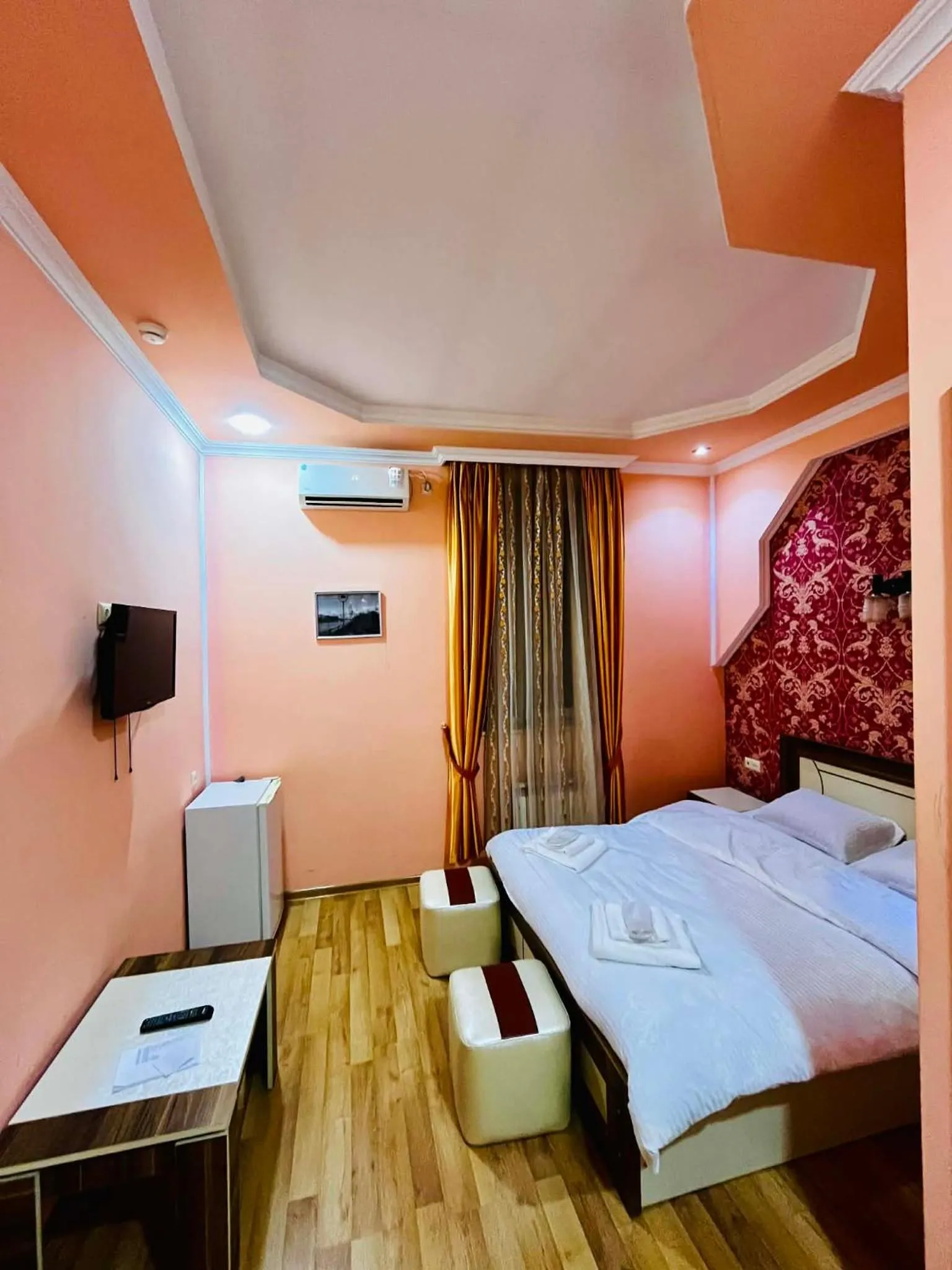 Small Double Room - single occupancy in Lux Palace Hotel