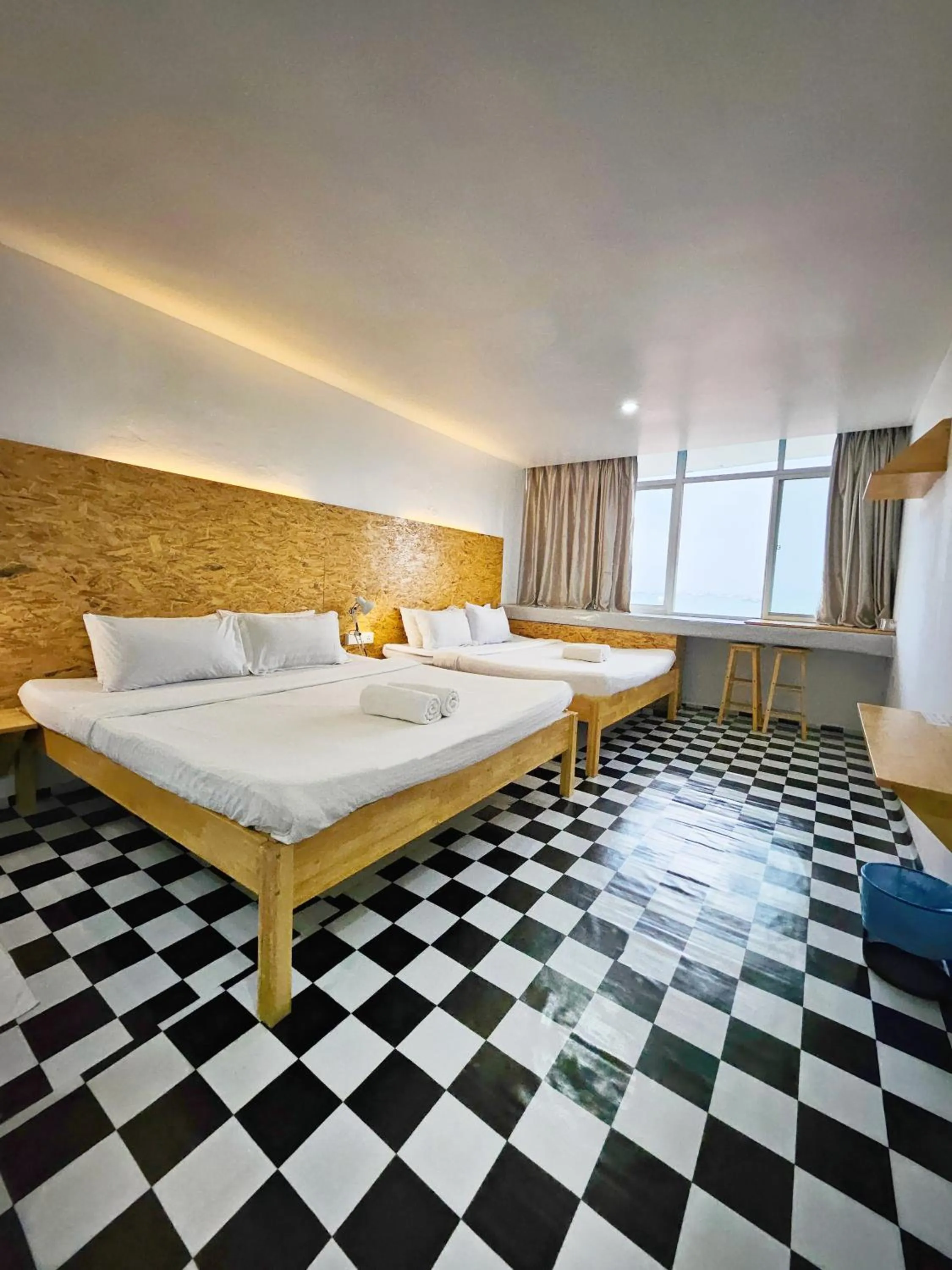 Family Room with Sea View in The 60