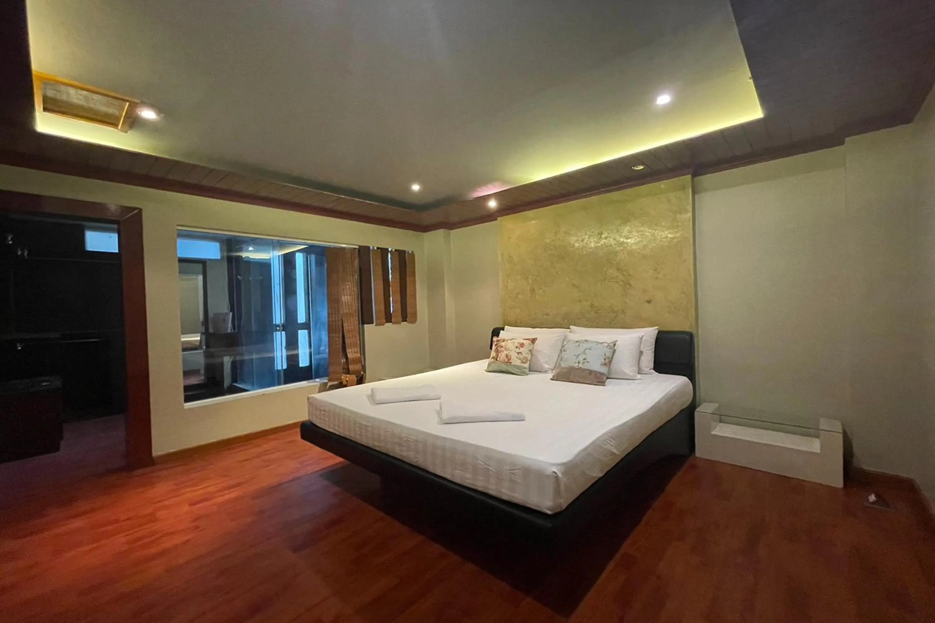 Deluxe Room in Landmark Patong Hotel