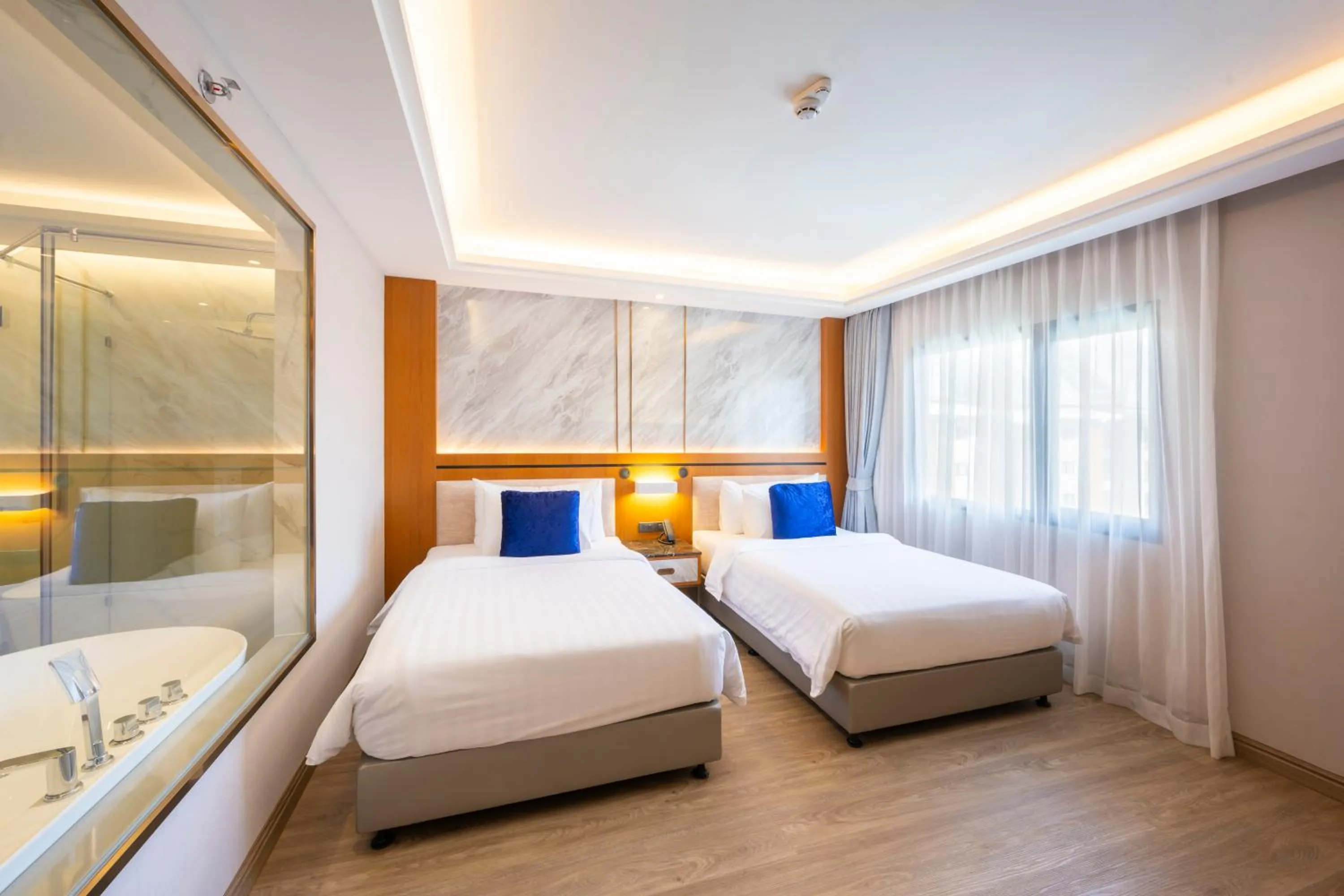 One-Bedroom Twin Suite with Pool View in Wyndham Jomtien Pattaya