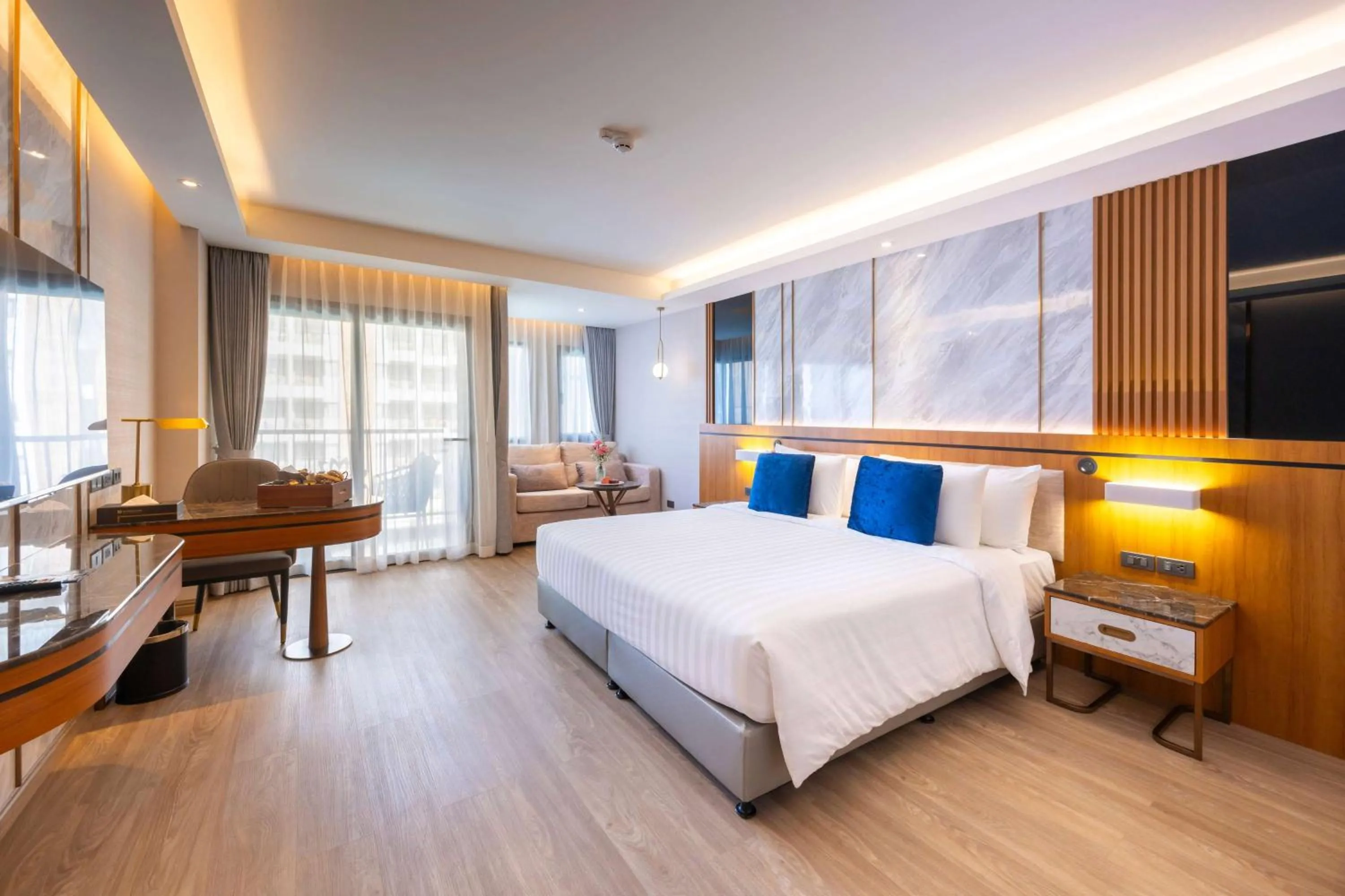 Deluxe King Room in Wyndham Jomtien Pattaya