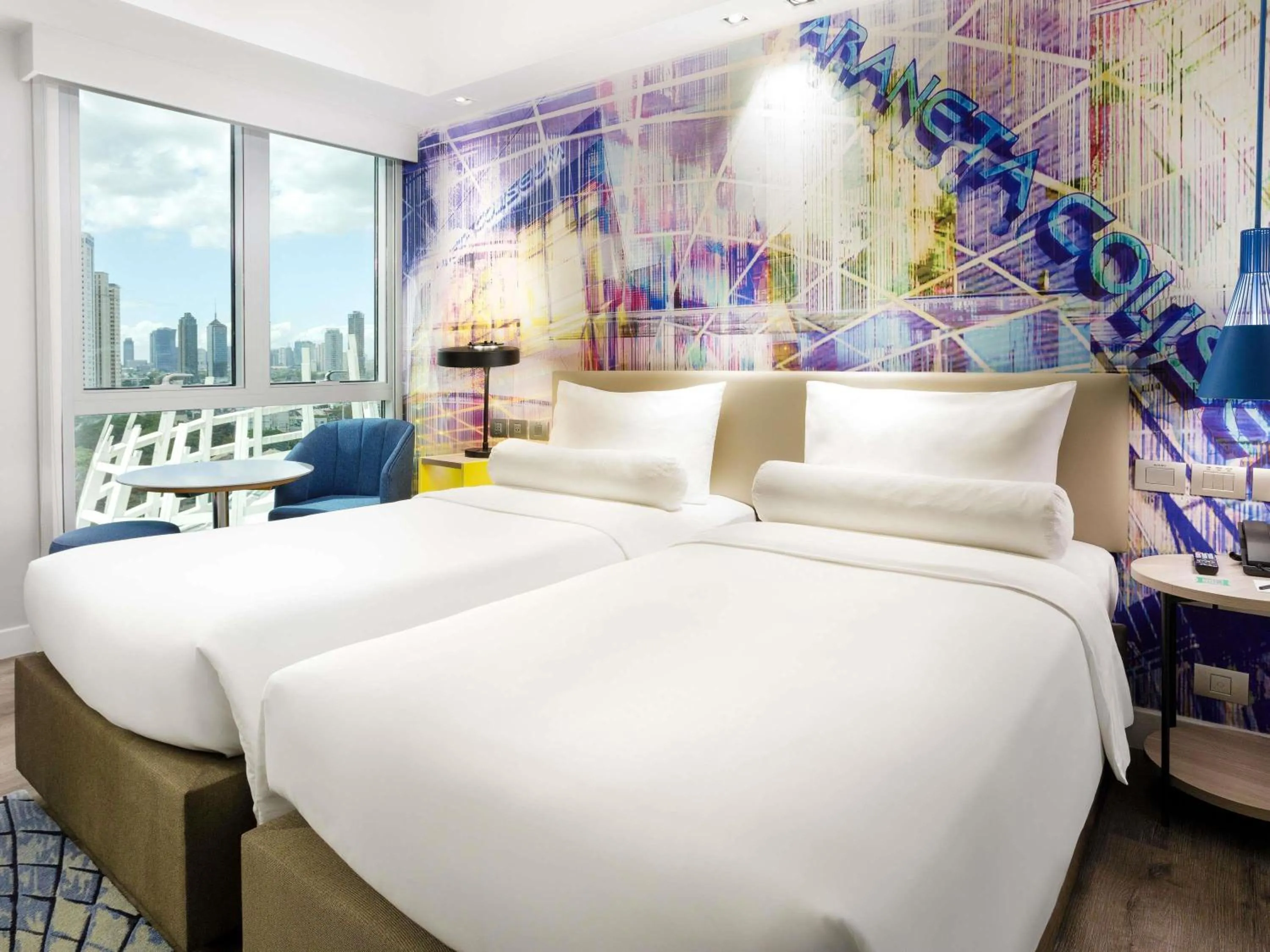 Standard Twin Room in ibis Styles Manila Araneta City