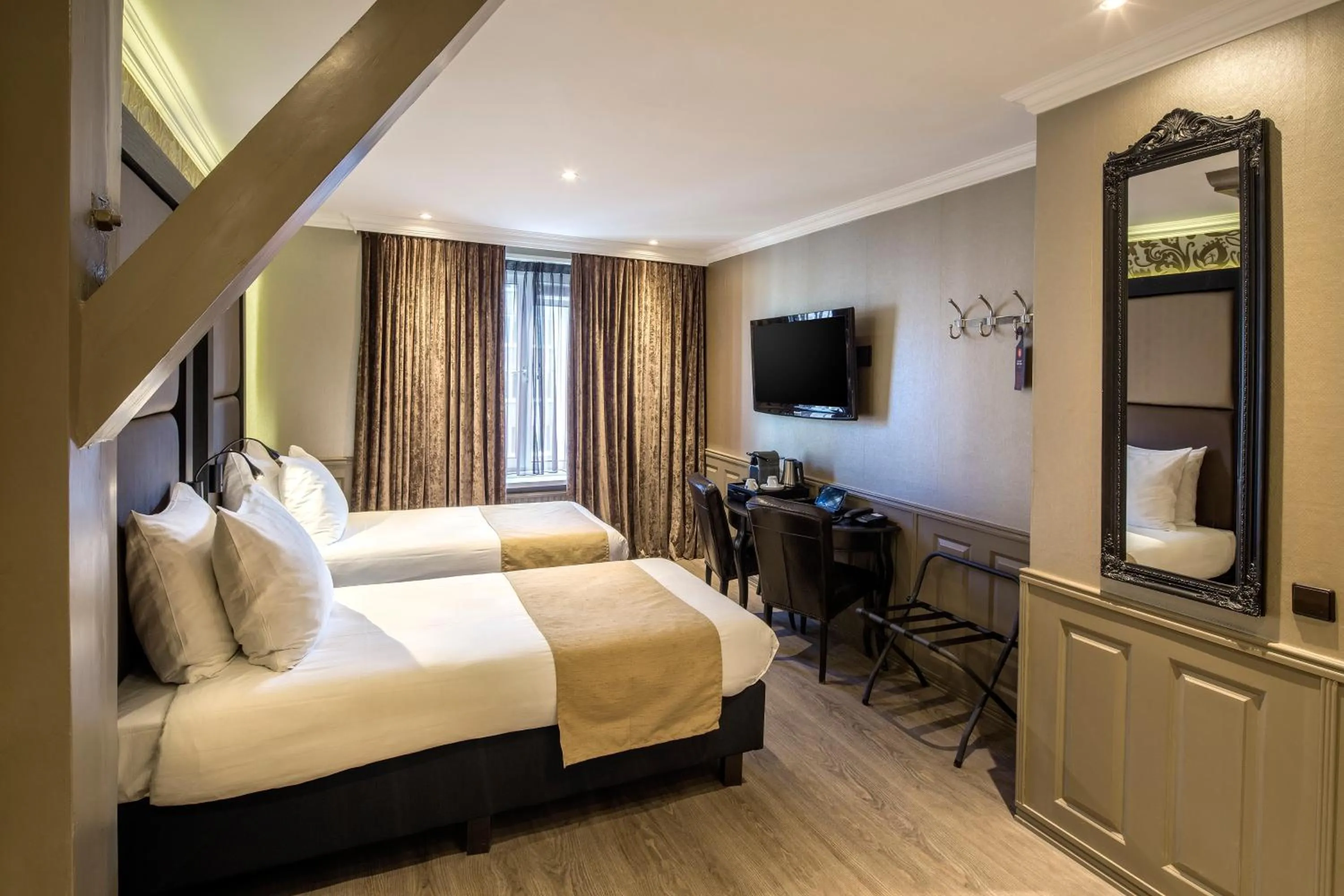 Twin Room (two person room, two seperate beds) in Hotel Sint Nicolaas