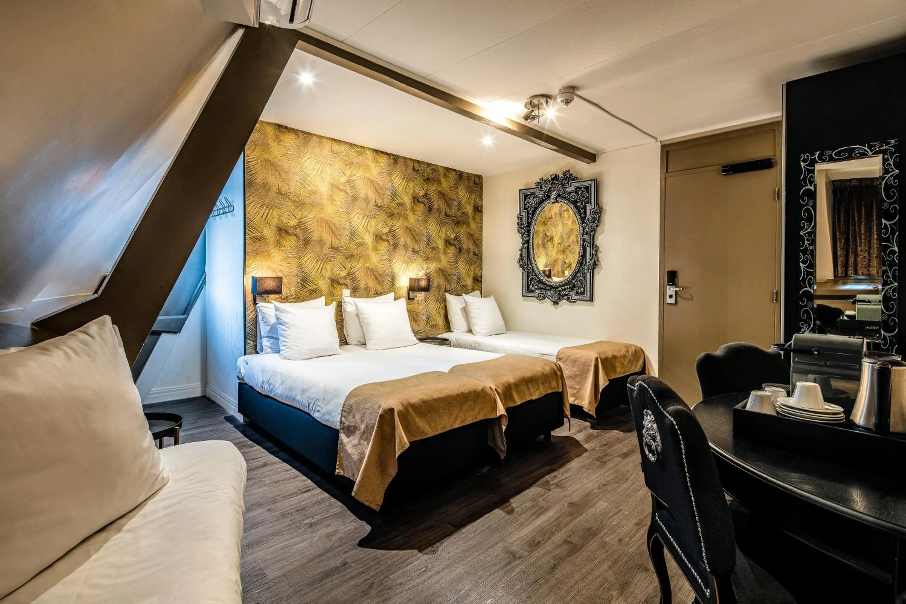Quadruple Room in Hotel Sint Nicolaas
