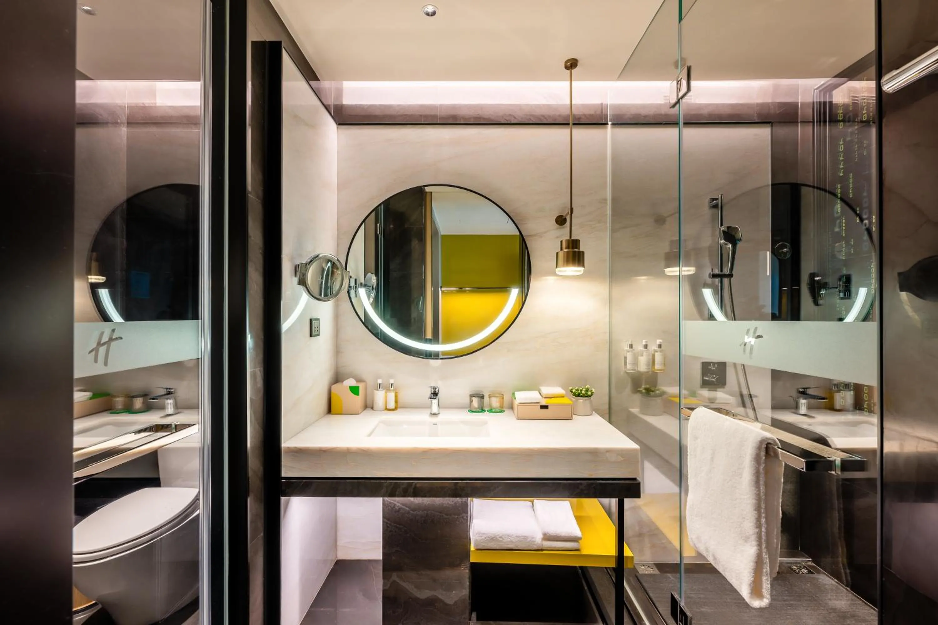 Premium Twin Room in Holiday Inn Chongqing Data Valley by IHG