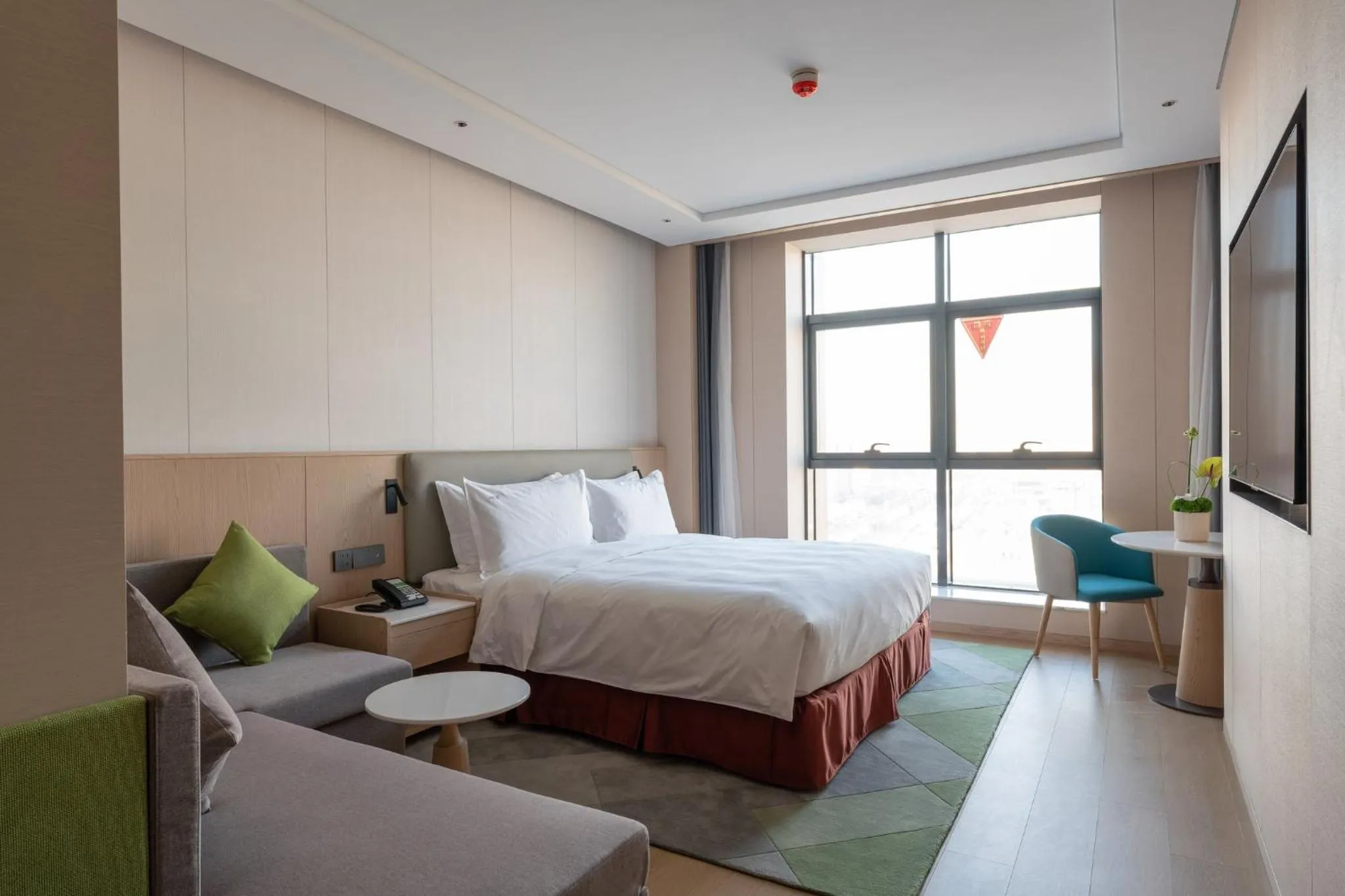 Standard King Room in Holiday Inn Taiyuan Sunshine by IHG