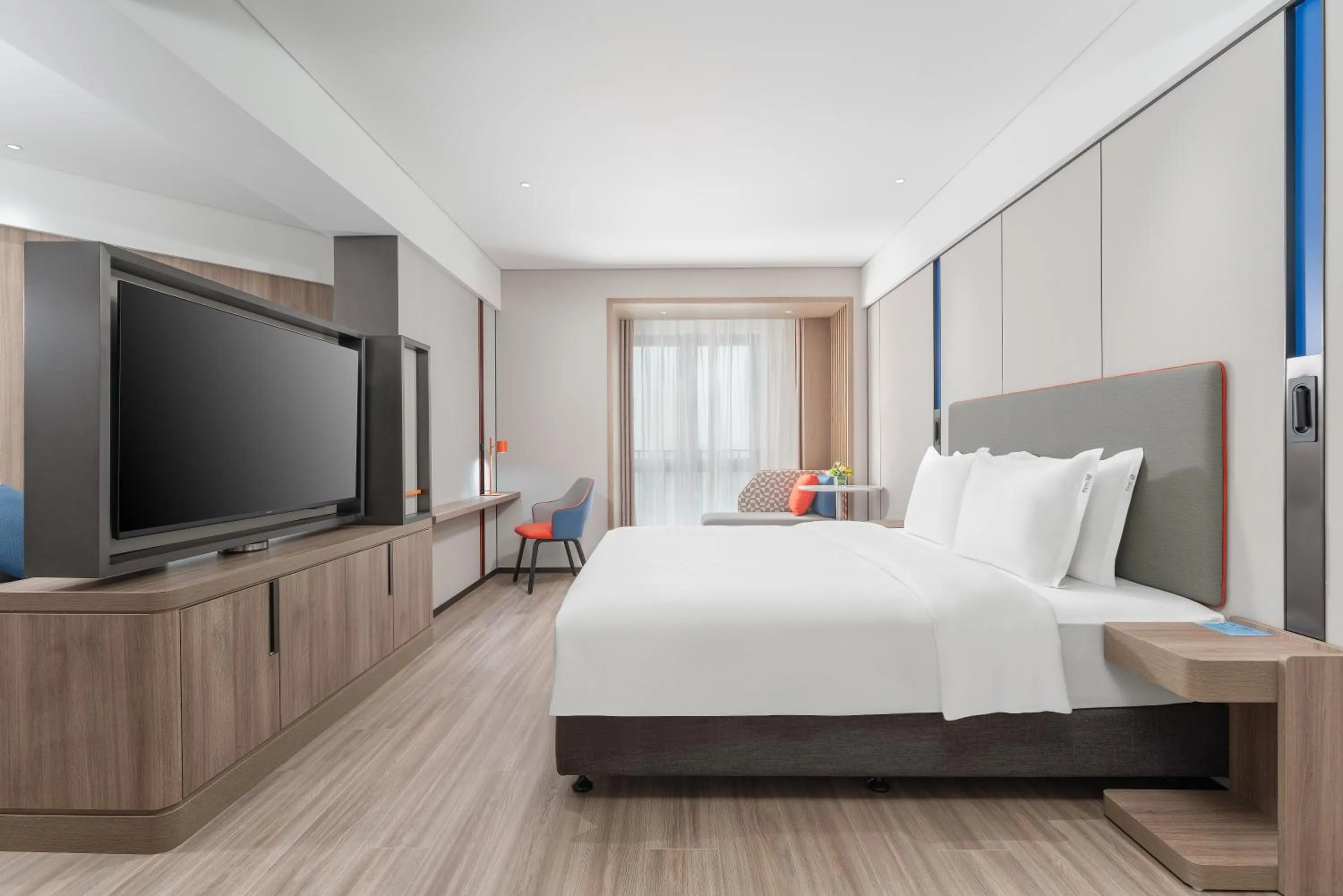 One-Bedroom Suite in Holiday Inn Express Guangzhou Panyu Dashi by IHG
